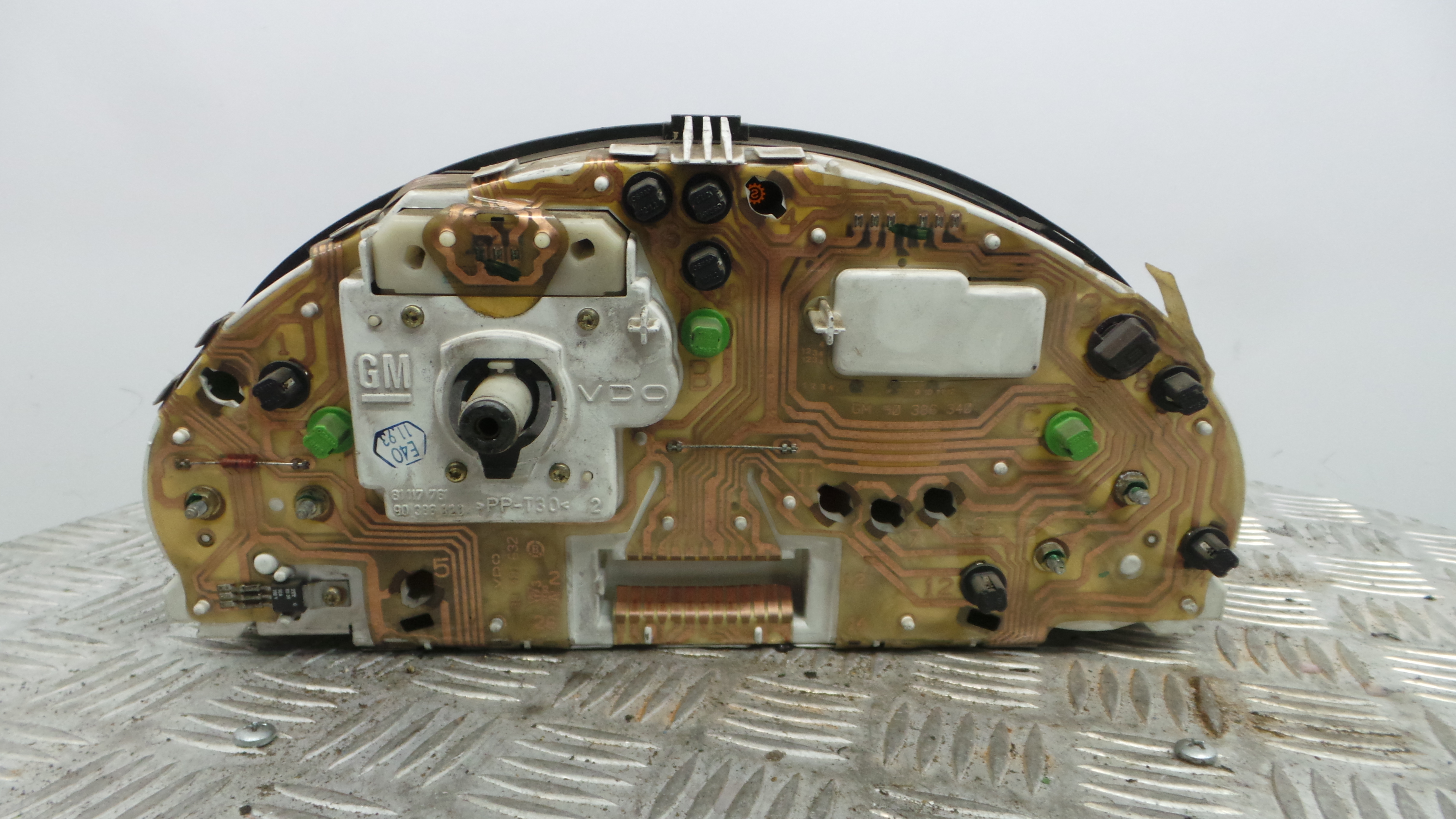 Quadrante 81117761 - OPEL CORSA B (S93)-33410184