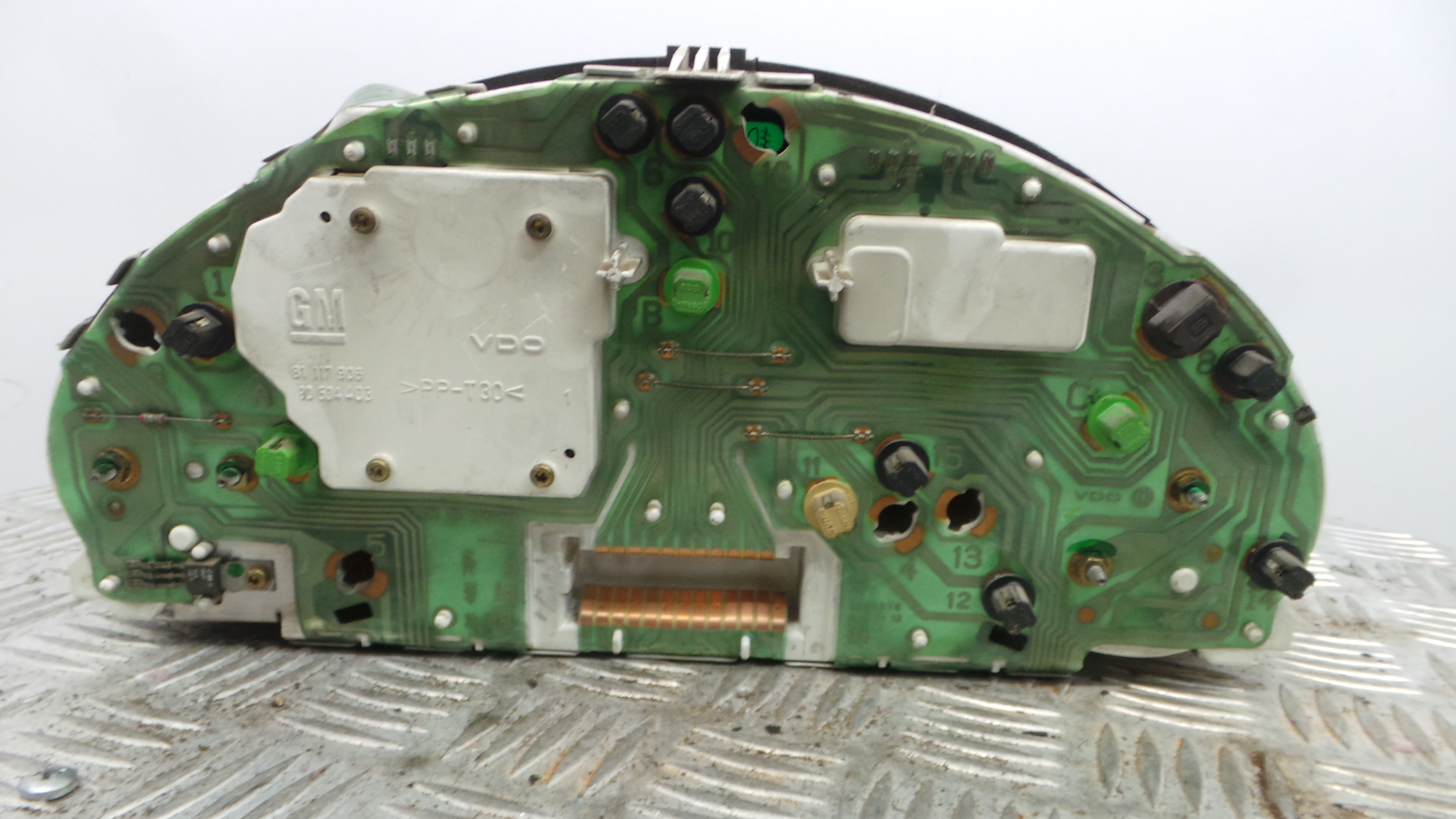 Quadrante 81117906 - OPEL CORSA B (S93)-33410190