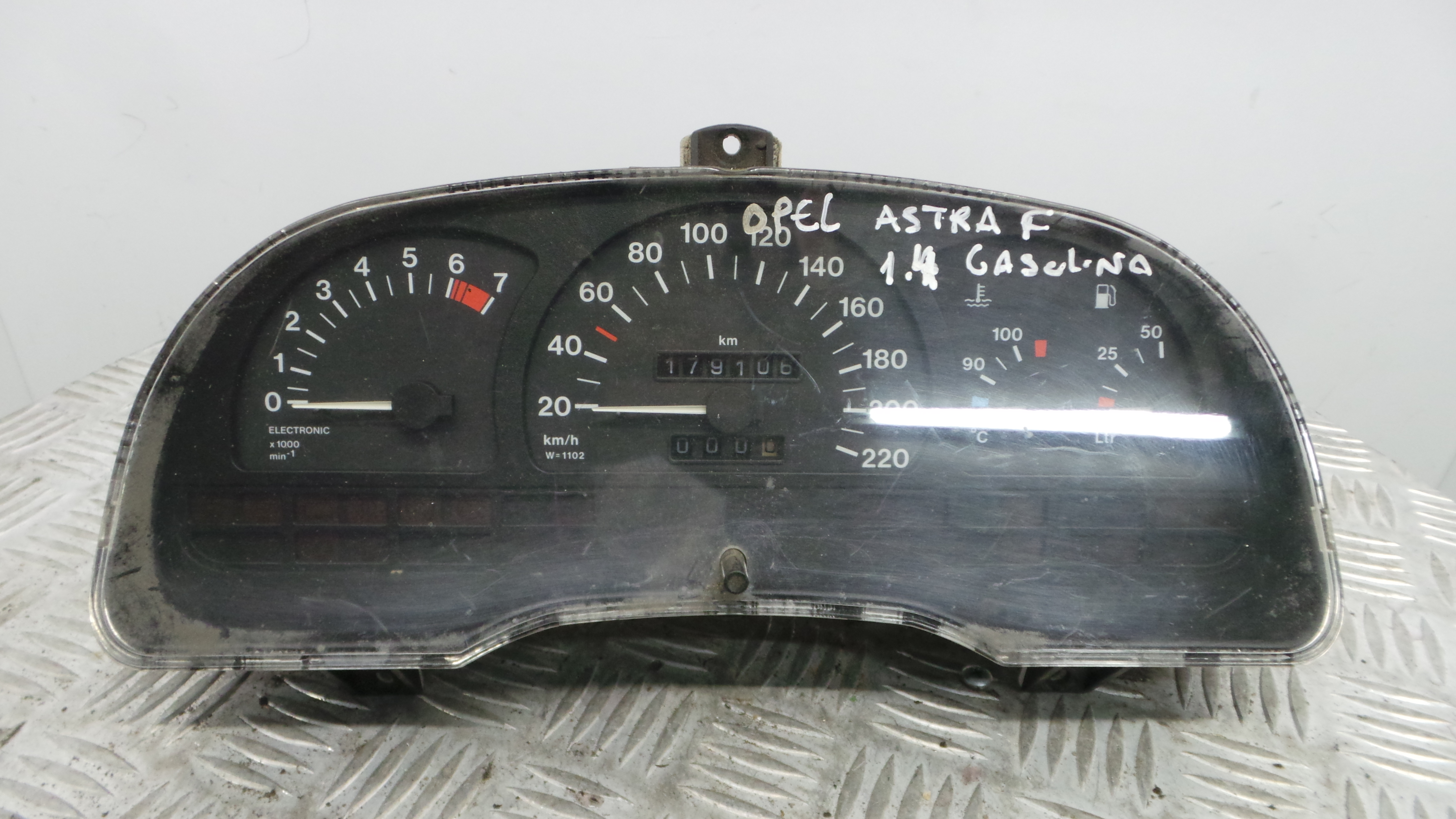 Quadrante 81117675 - OPEL ASTRA F Hatchback (T92)-33410380