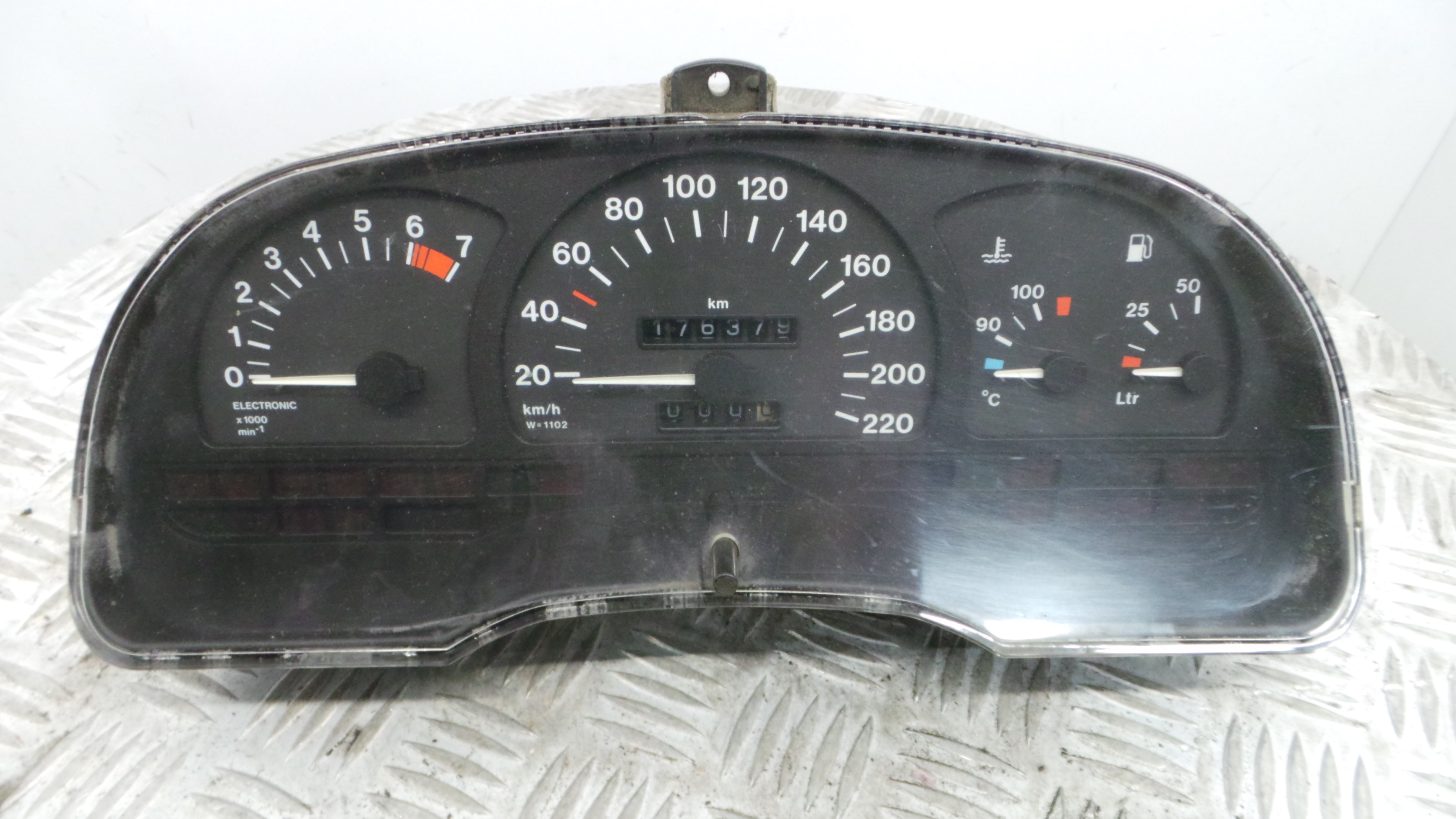 Quadrante 81117675 - OPEL ASTRA F Hatchback (T92)-33410383 Quadrante 81117675 - OPEL ASTRA F Hatchback (T92)-33410383