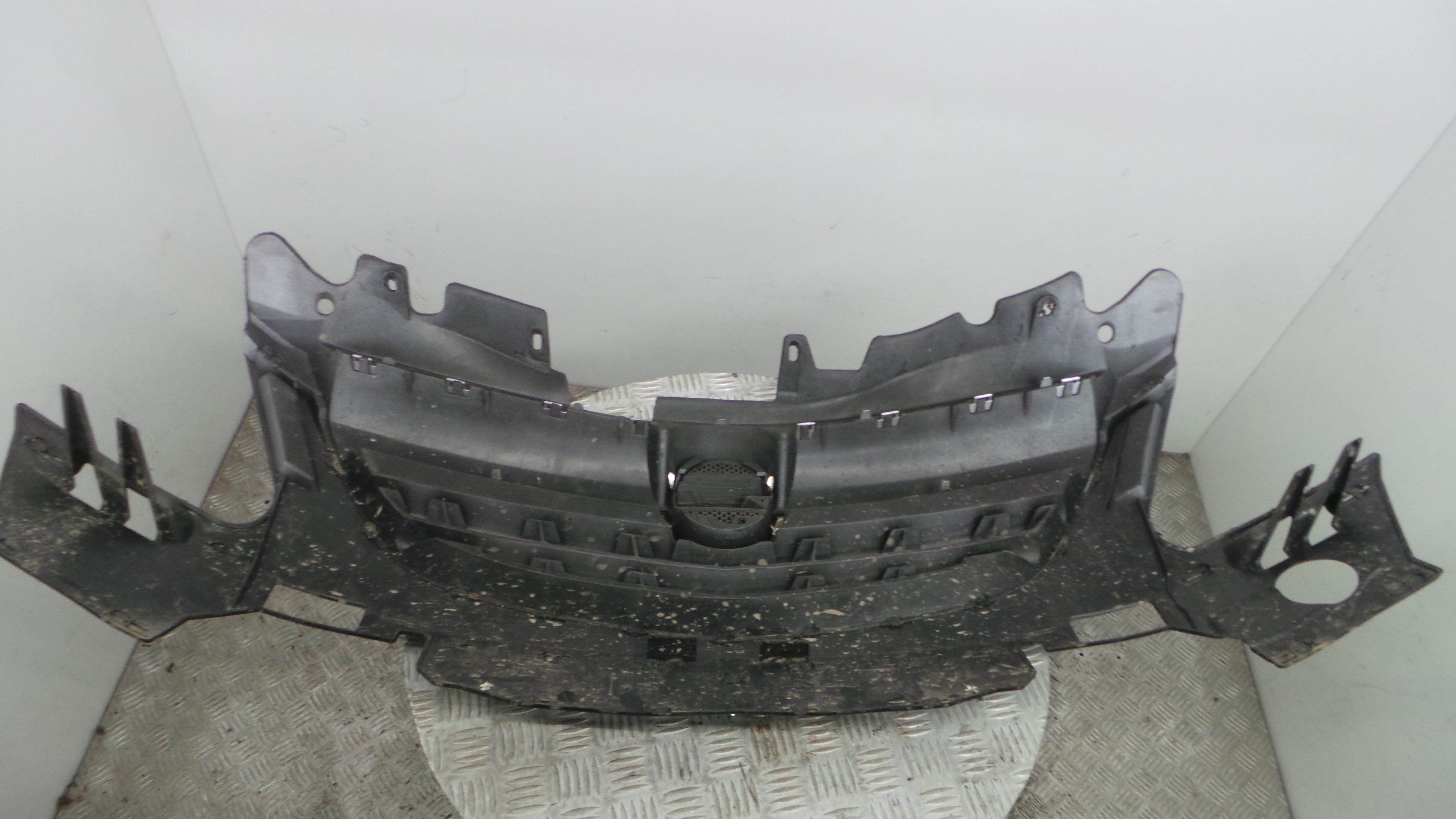 Grelha da Frente 13179940 - OPEL CORSA D (S07)-33423571
