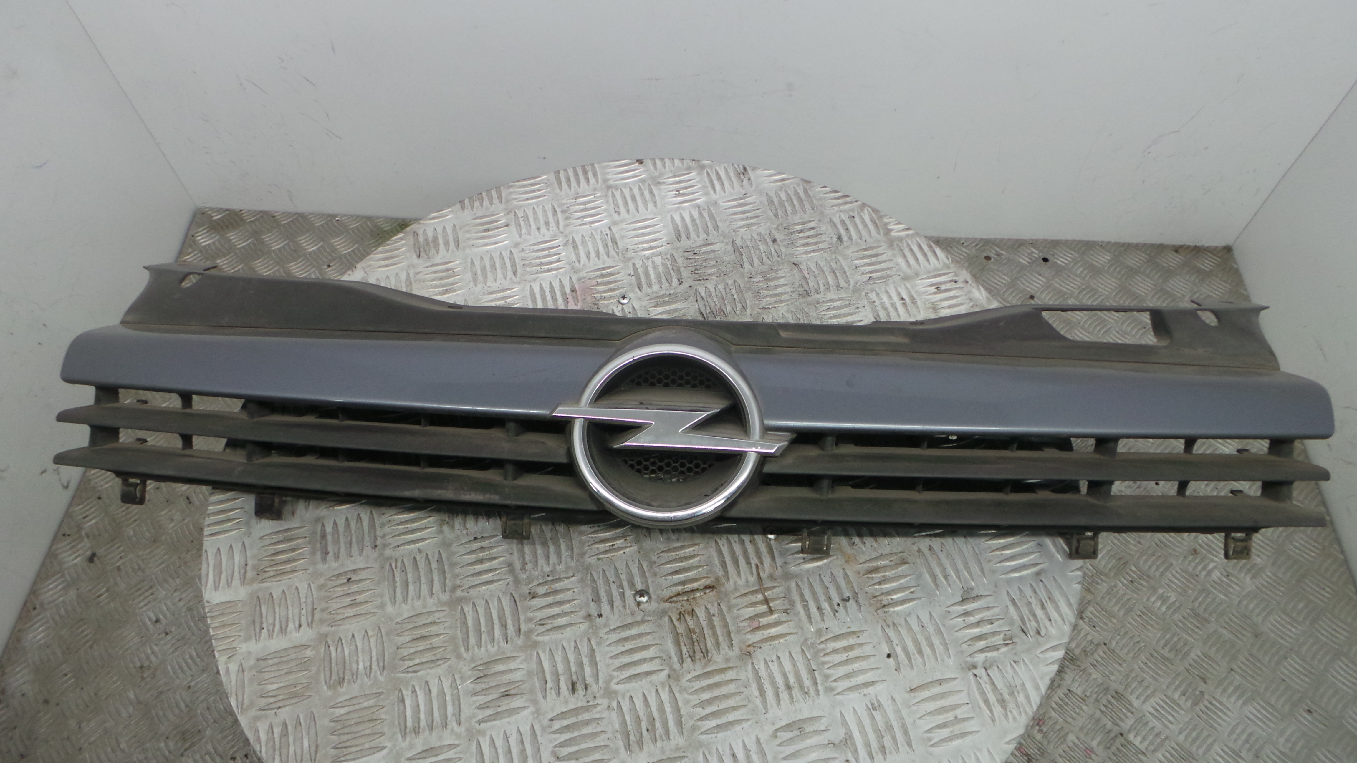 Grelha da Frente 13108463 - OPEL ASTRA H (A04)-33427938