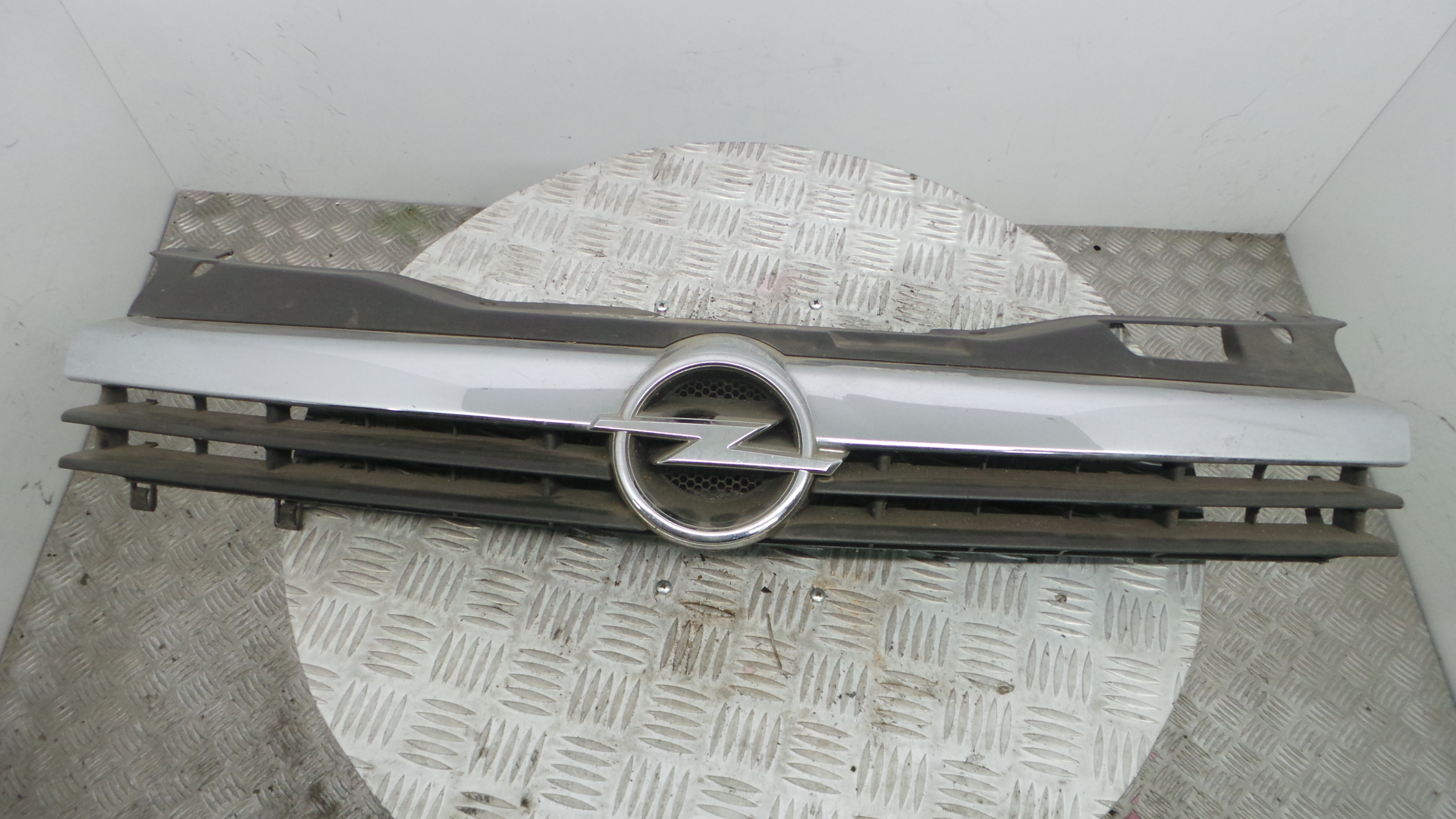 Grelha da Frente 13108463 - OPEL ASTRA H (A04)-33429246 Grelha da Frente 13108463 - OPEL ASTRA H (A04)-33429246