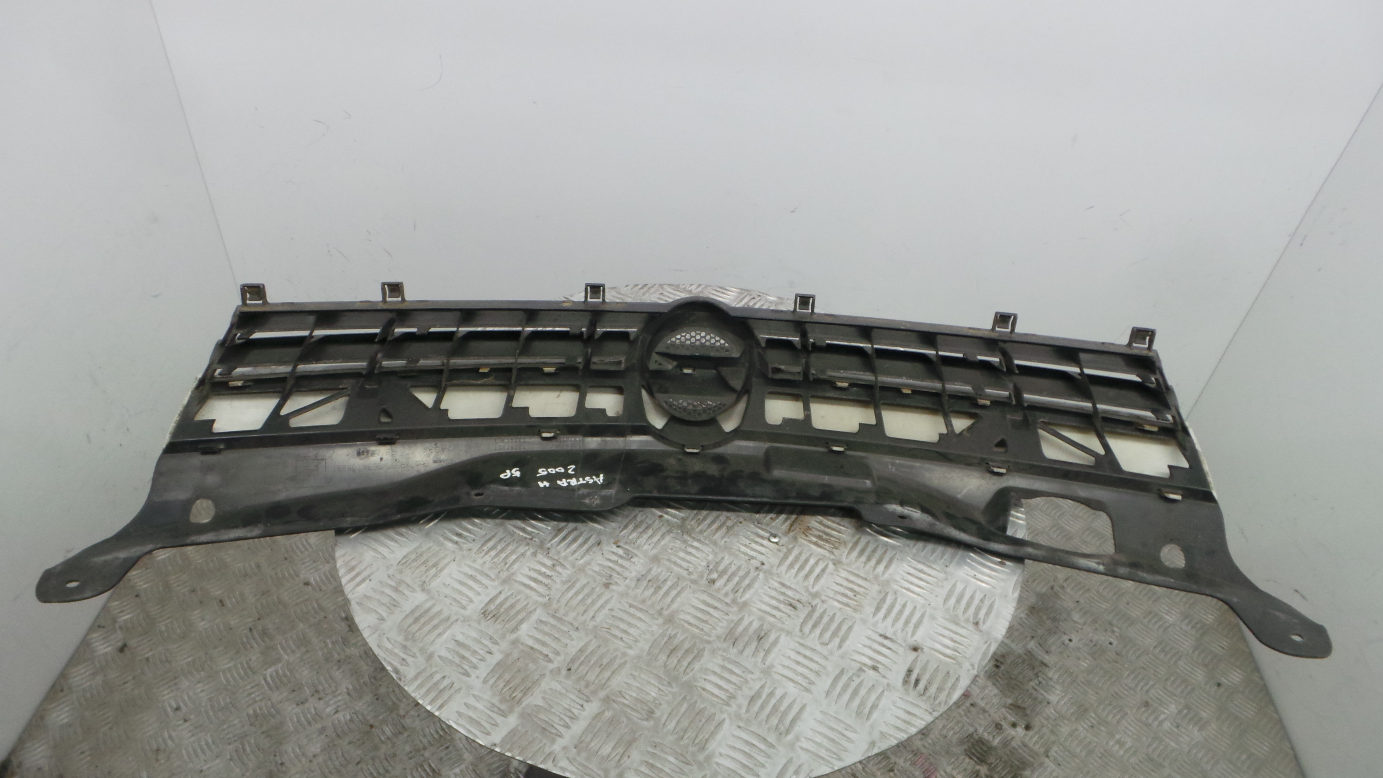 Grelha da Frente 13241967 - OPEL ASTRA H (A04)-33431757
