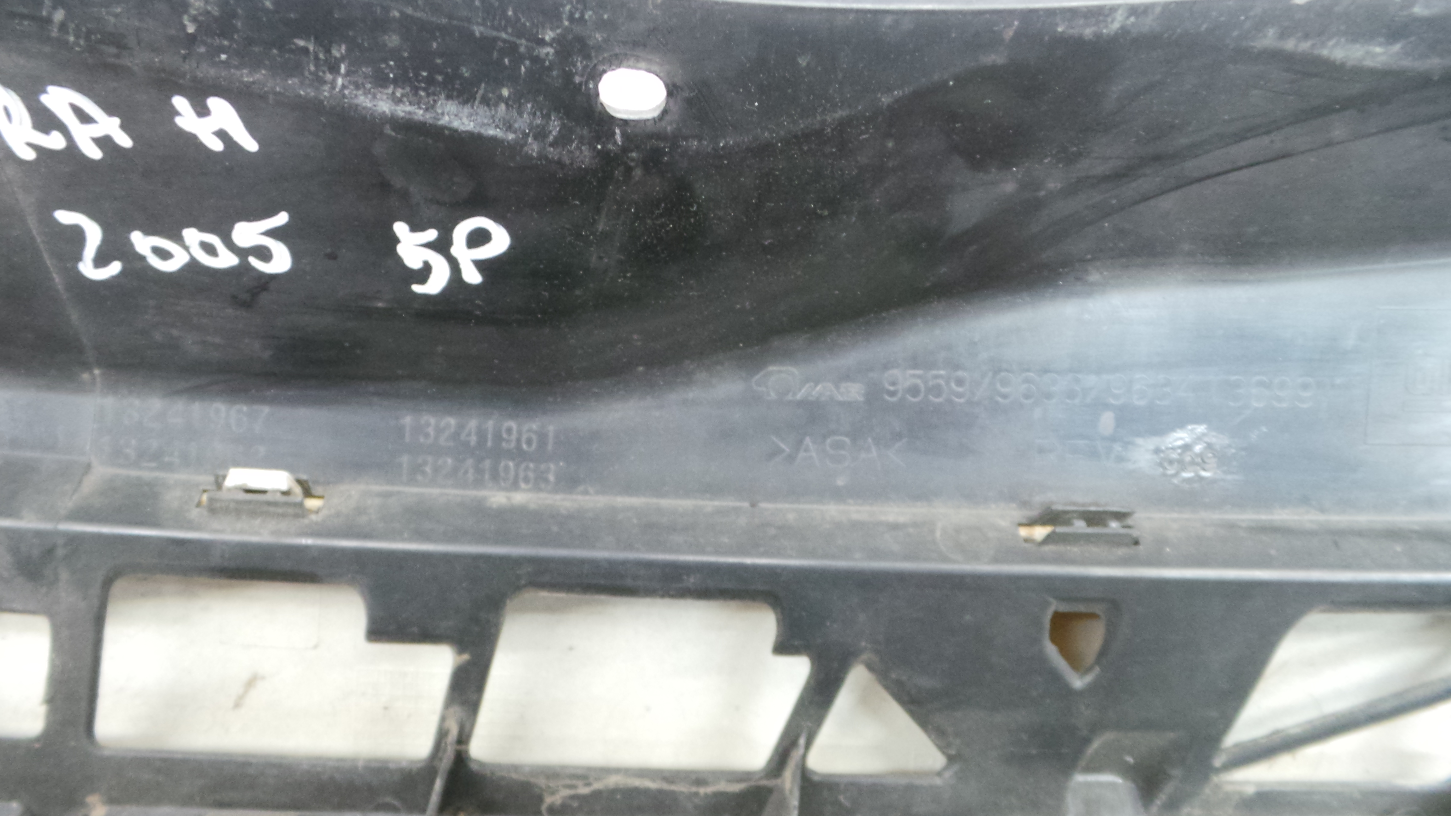 Grelha da Frente 13241967 - OPEL ASTRA H (A04)-33431757