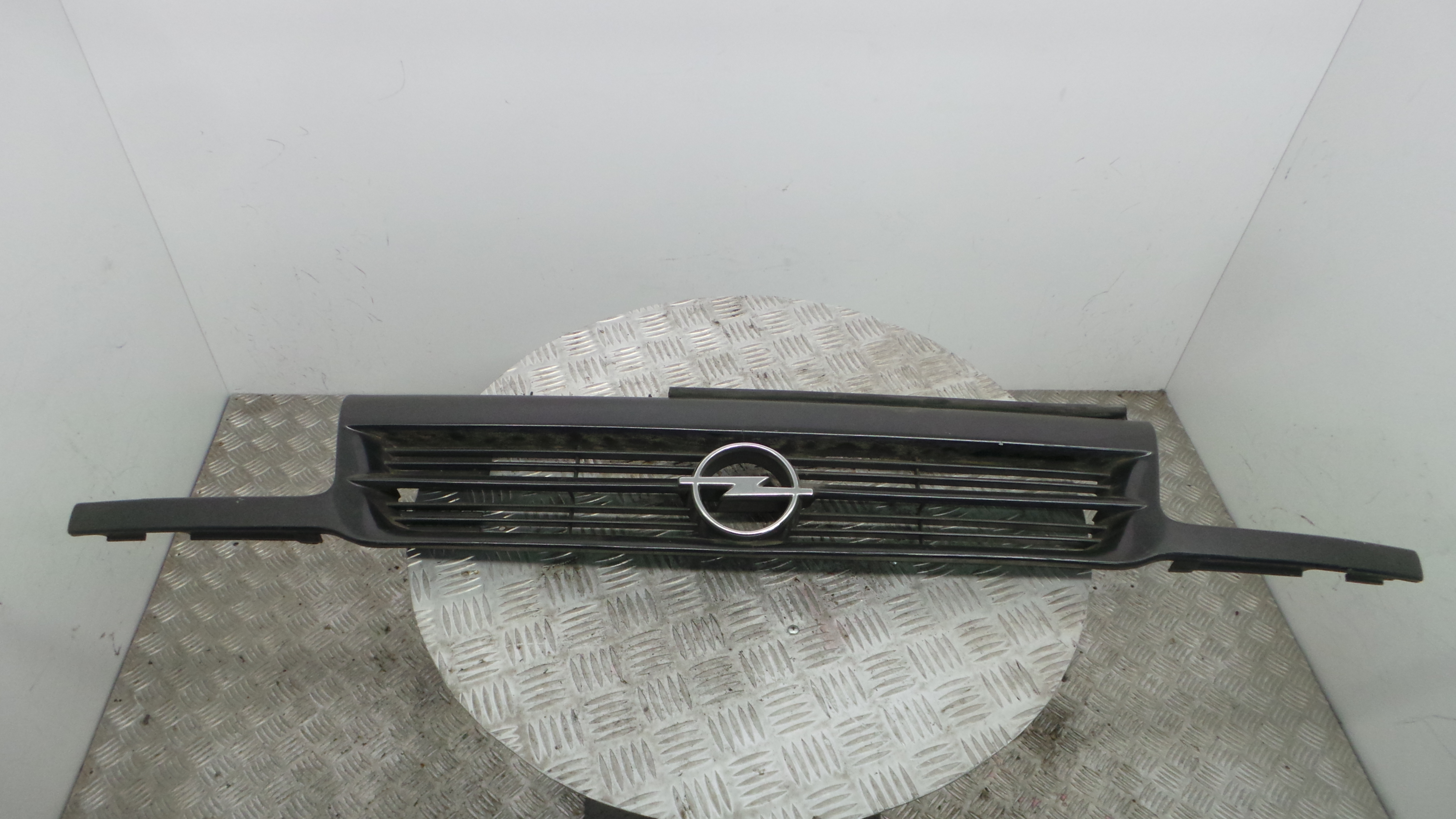 Grelha da Frente ST01 - OPEL ASTRA F Hatchback (T92)-33432541