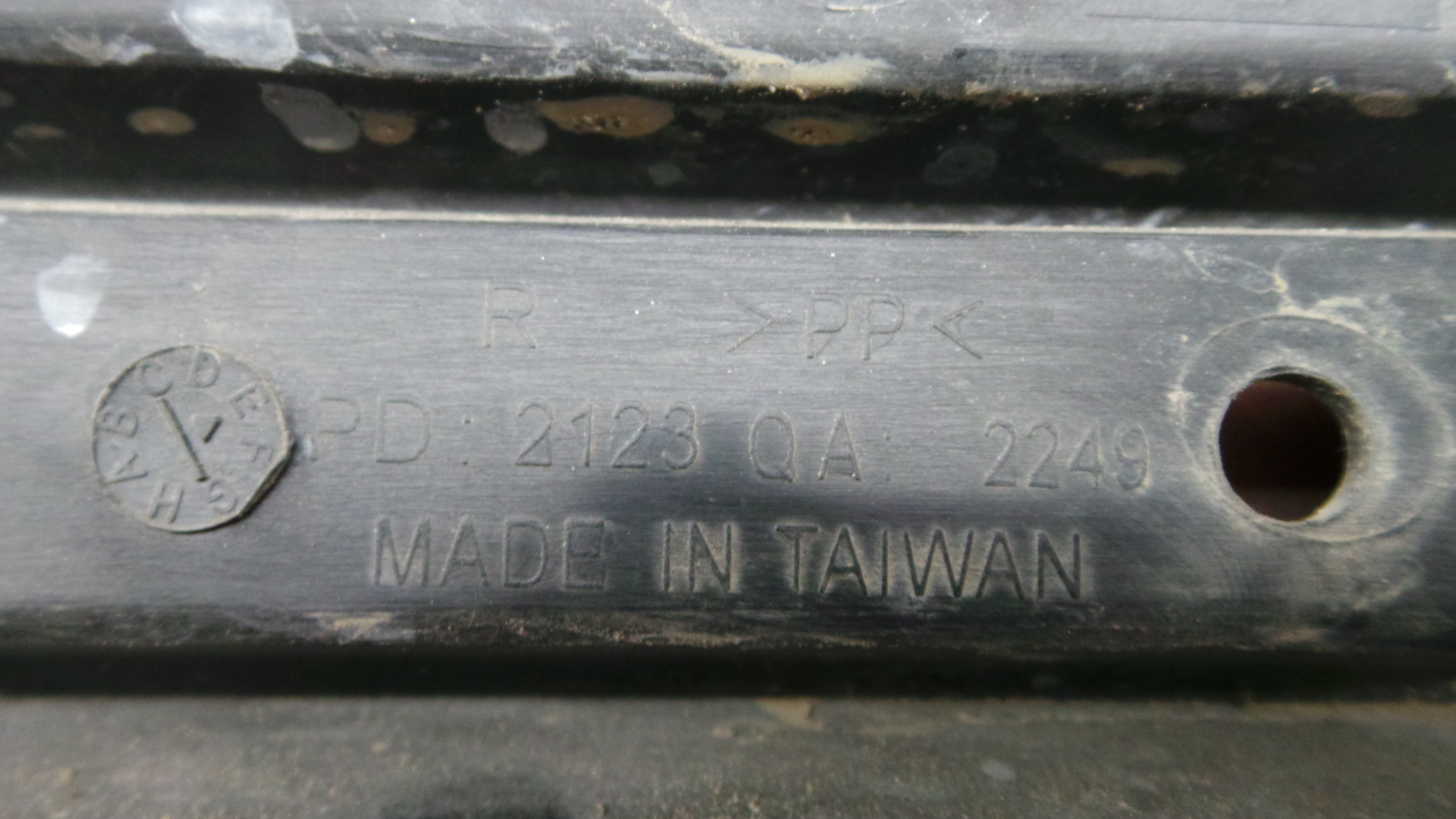 Grelha do Pára-Choques Esquerdo 13211478 - OPEL CORSA D (S07)-33438458