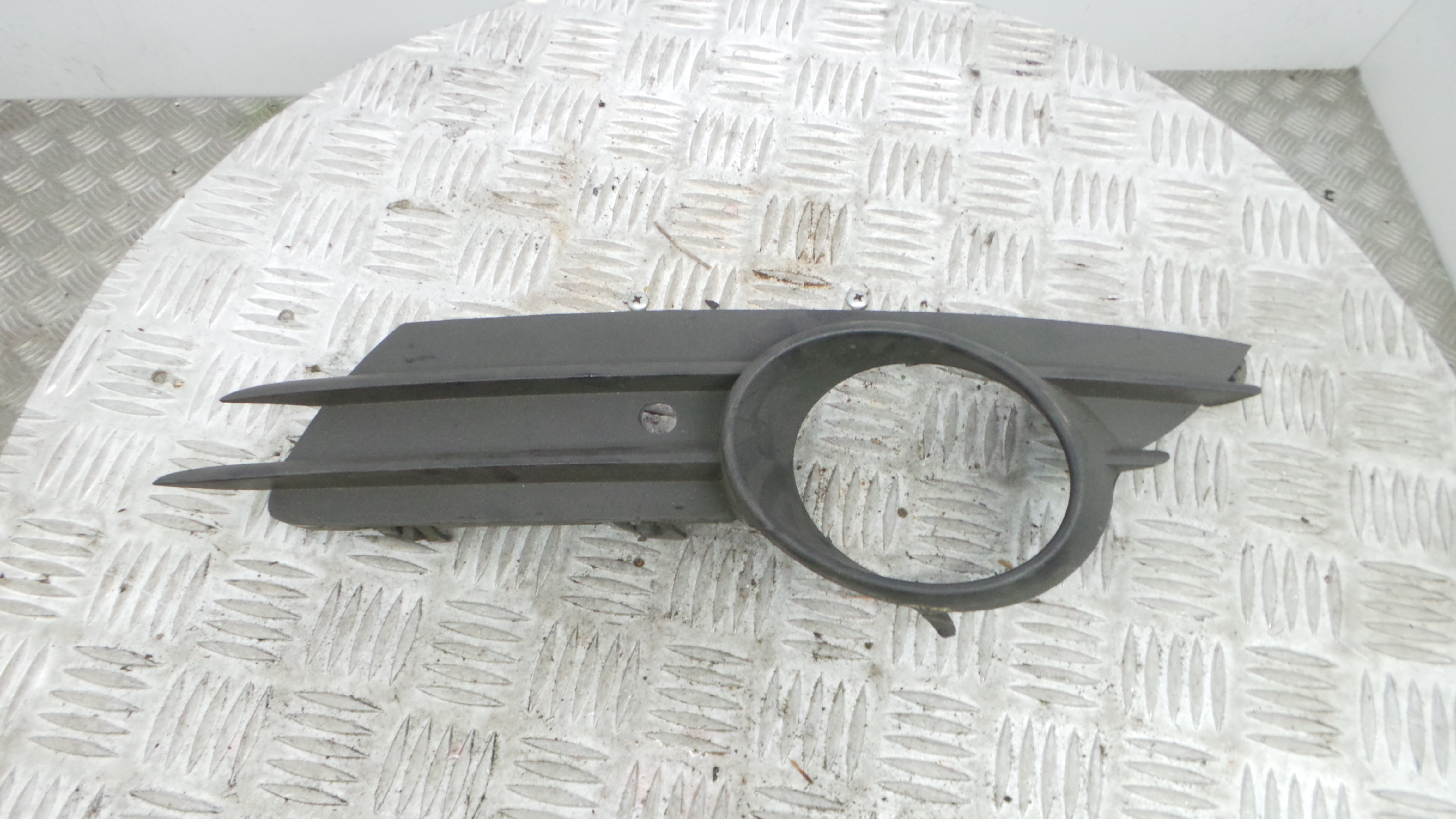 Grelha do Pára-Choques Esquerdo 13211478 - OPEL CORSA D (S07)-33438721