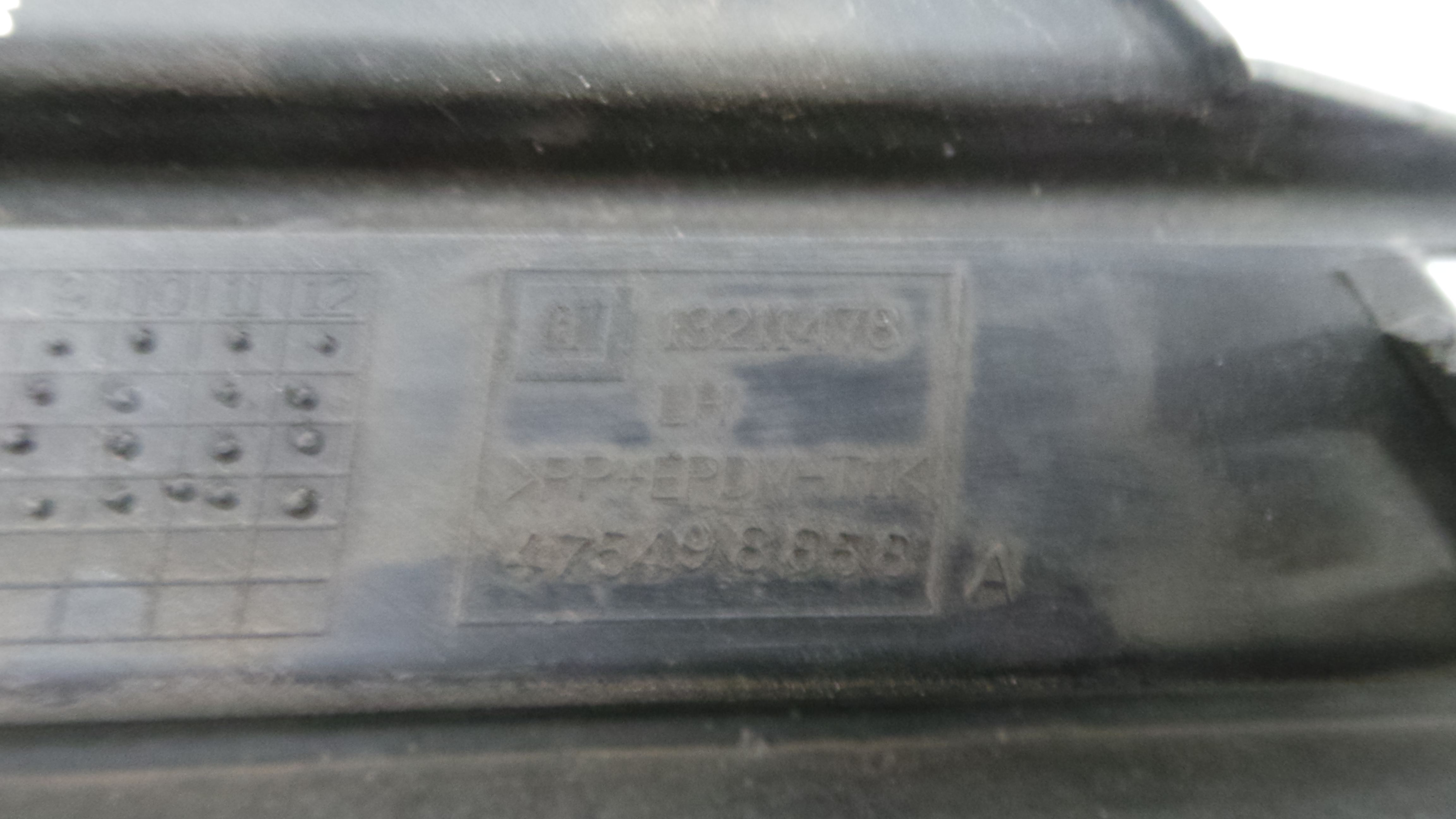 Grelha do Pára-Choques Esquerdo 13211478 - OPEL CORSA D (S07)-33438721