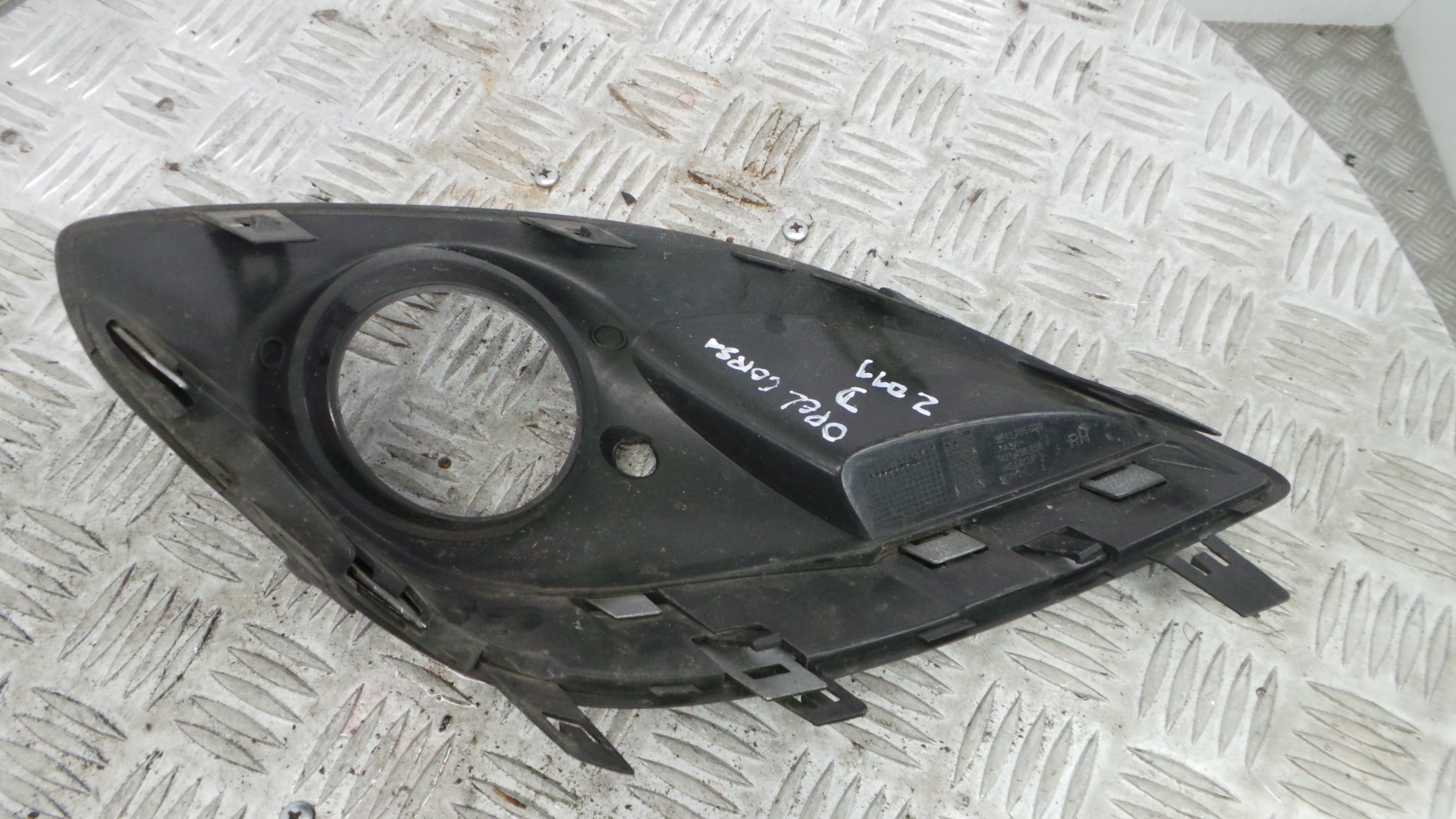 Grelha do Pára-Choques da Frente 13286026 - OPEL CORSA D (S07)-33441121