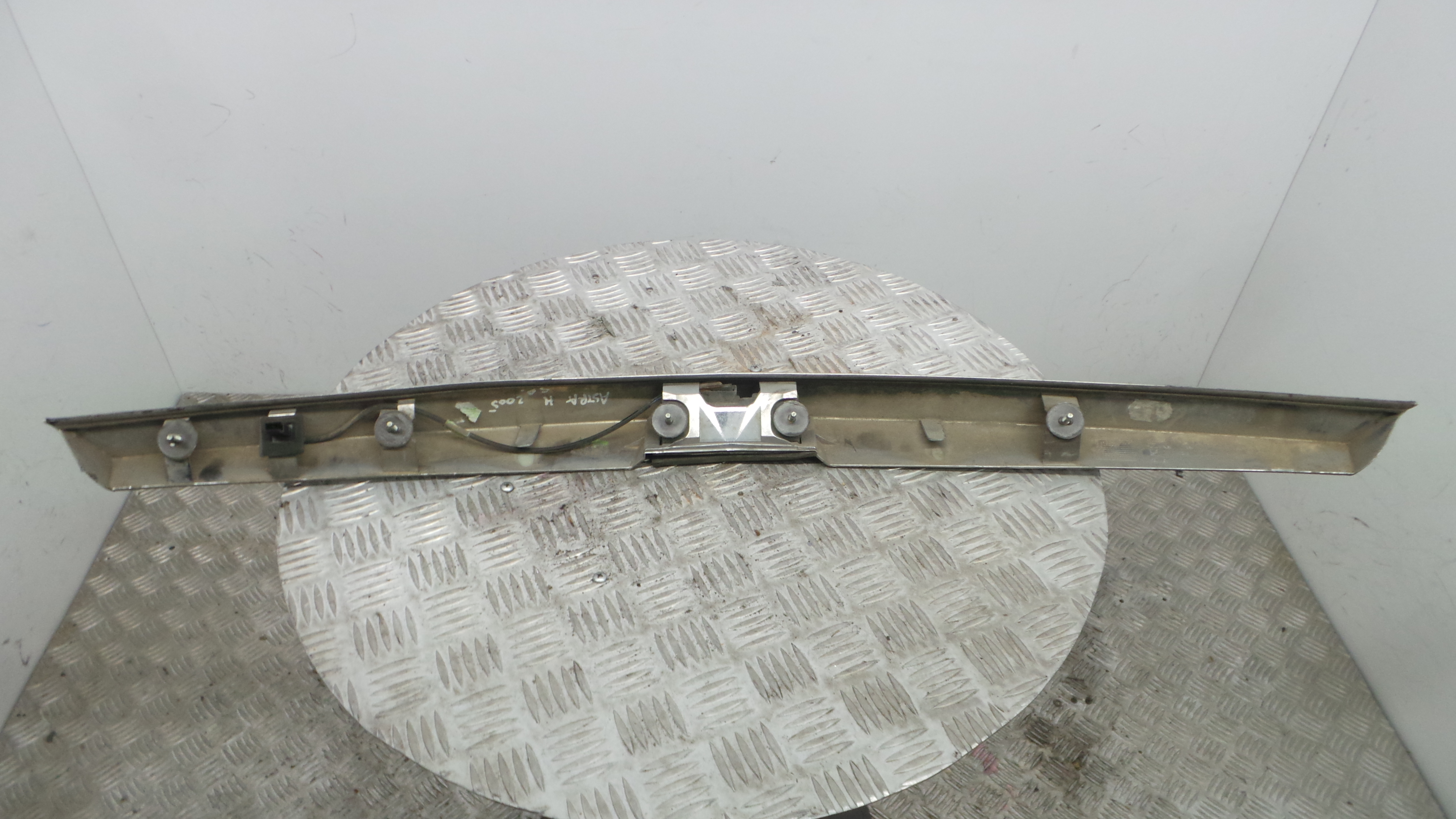 Puxador Exterior da Tampa da Mala 13105814 - OPEL ASTRA H (A04)-33442910