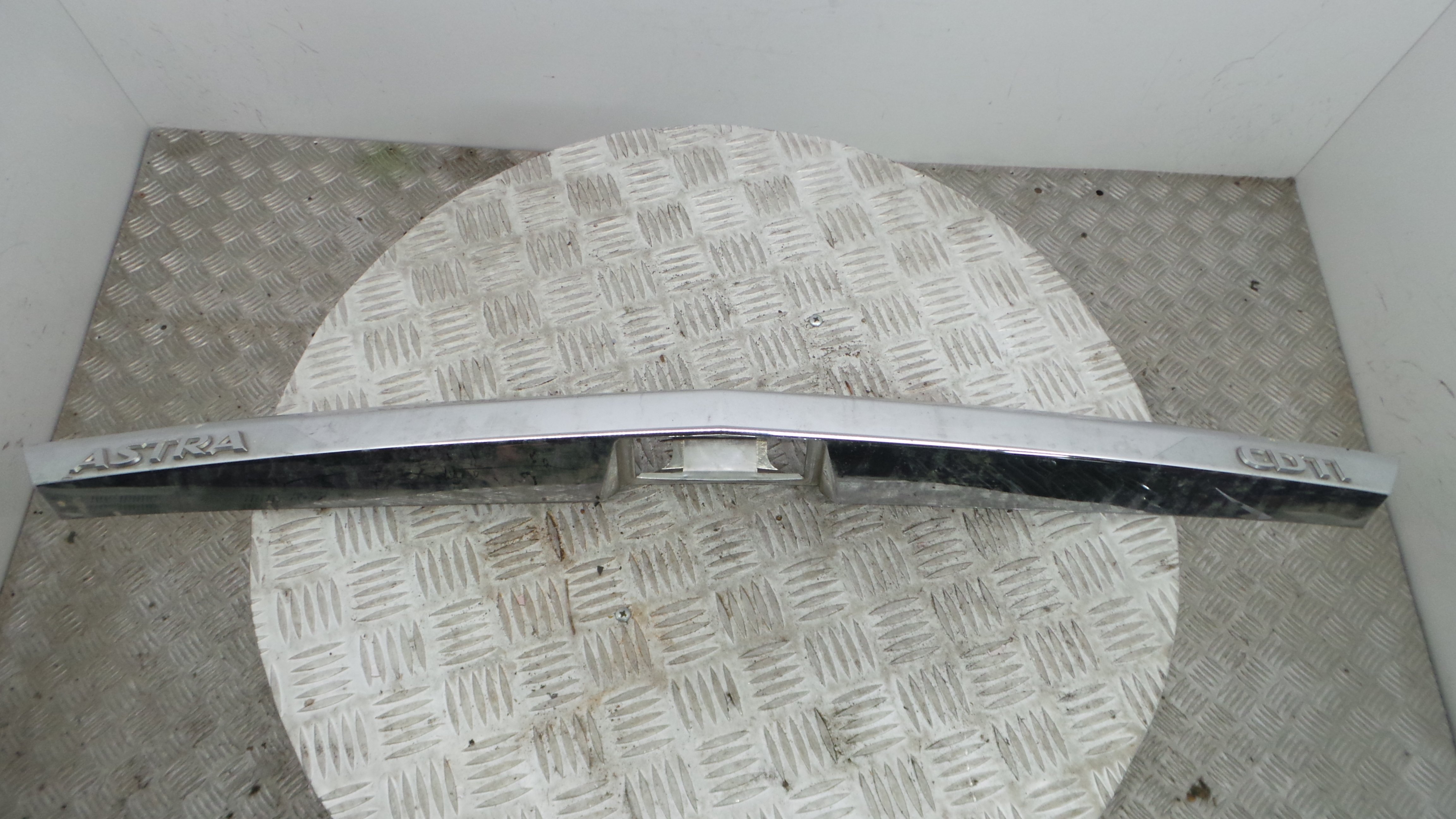 Puxador Exterior da Tampa da Mala 13105814 - OPEL ASTRA H (A04)-33444209