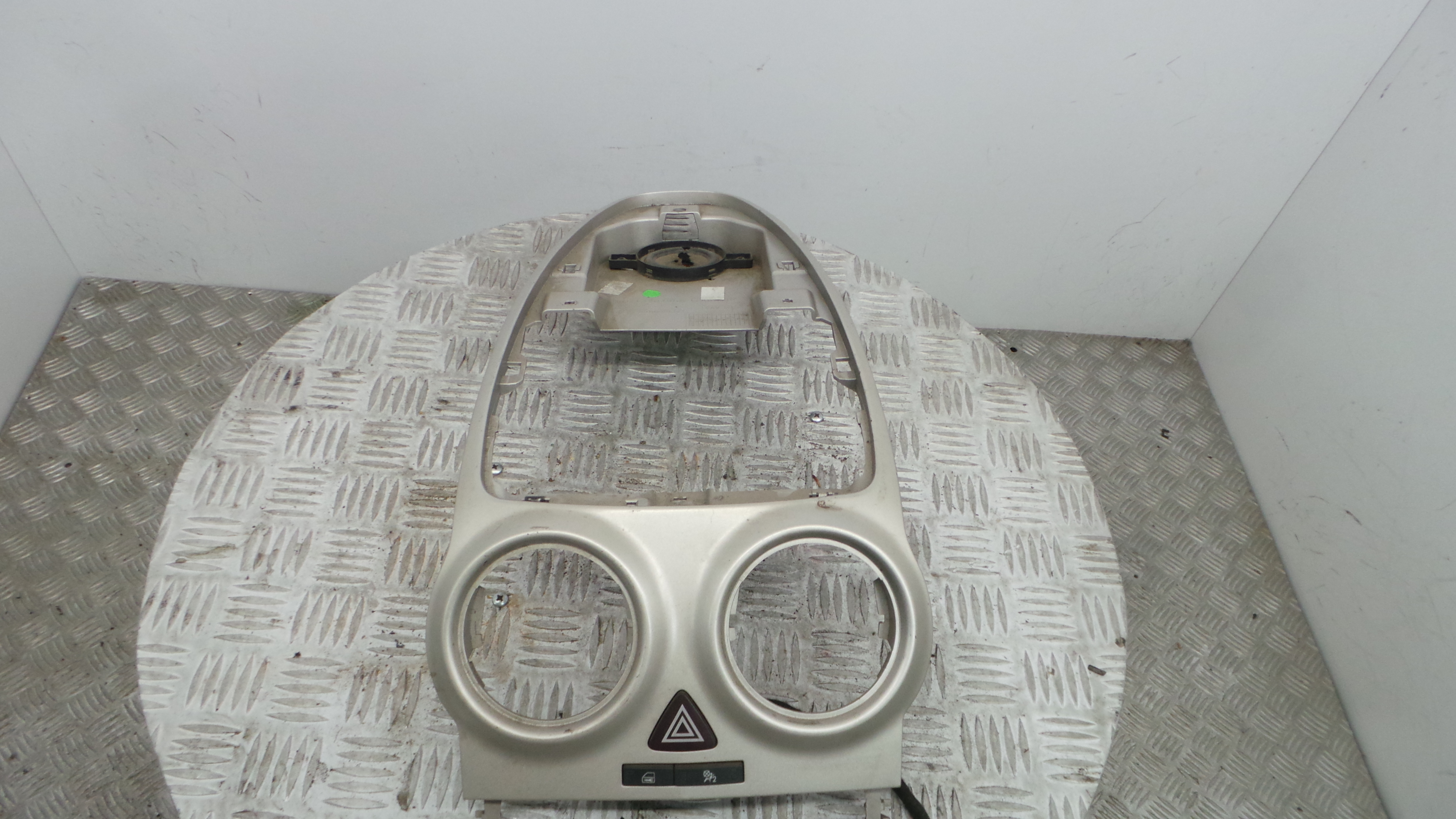 Consola central Tablier  13204955 - OPEL CORSA D (S07)-33448459