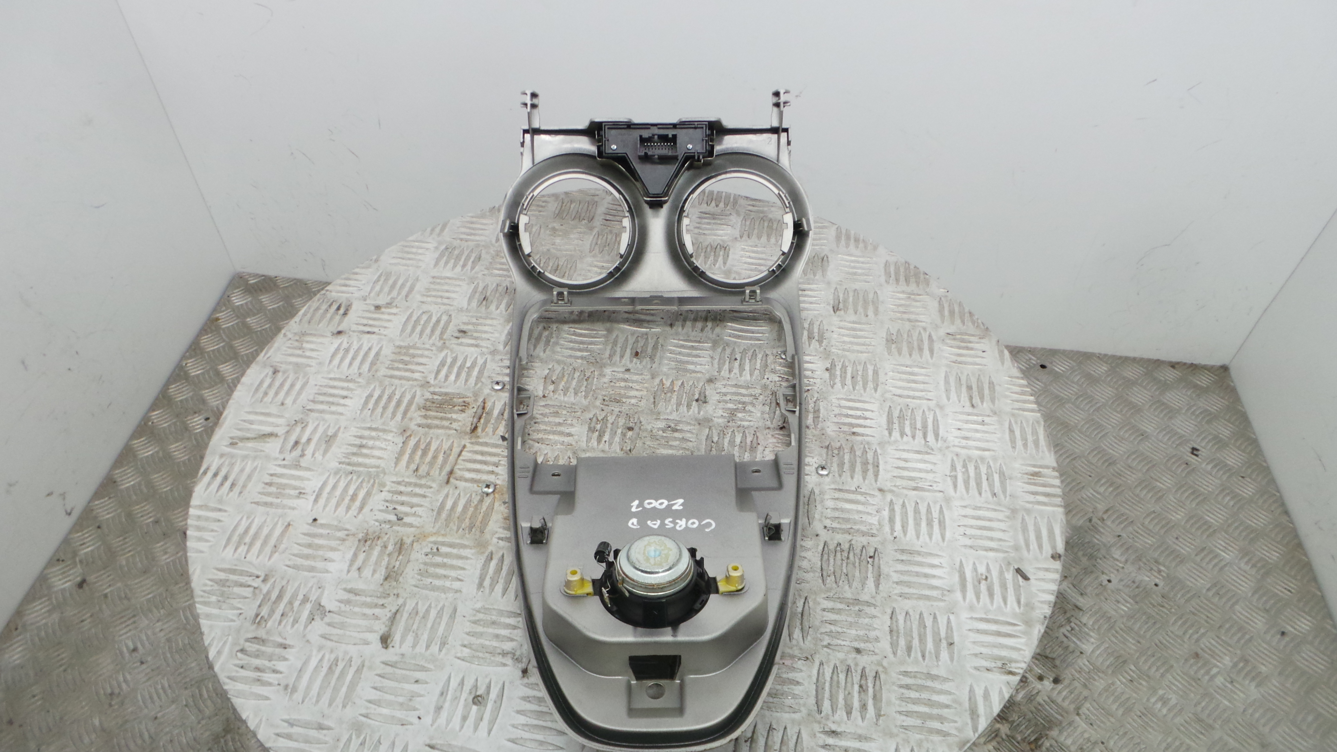 Consola central Tablier  13204955 - OPEL CORSA D (S07)-33448577