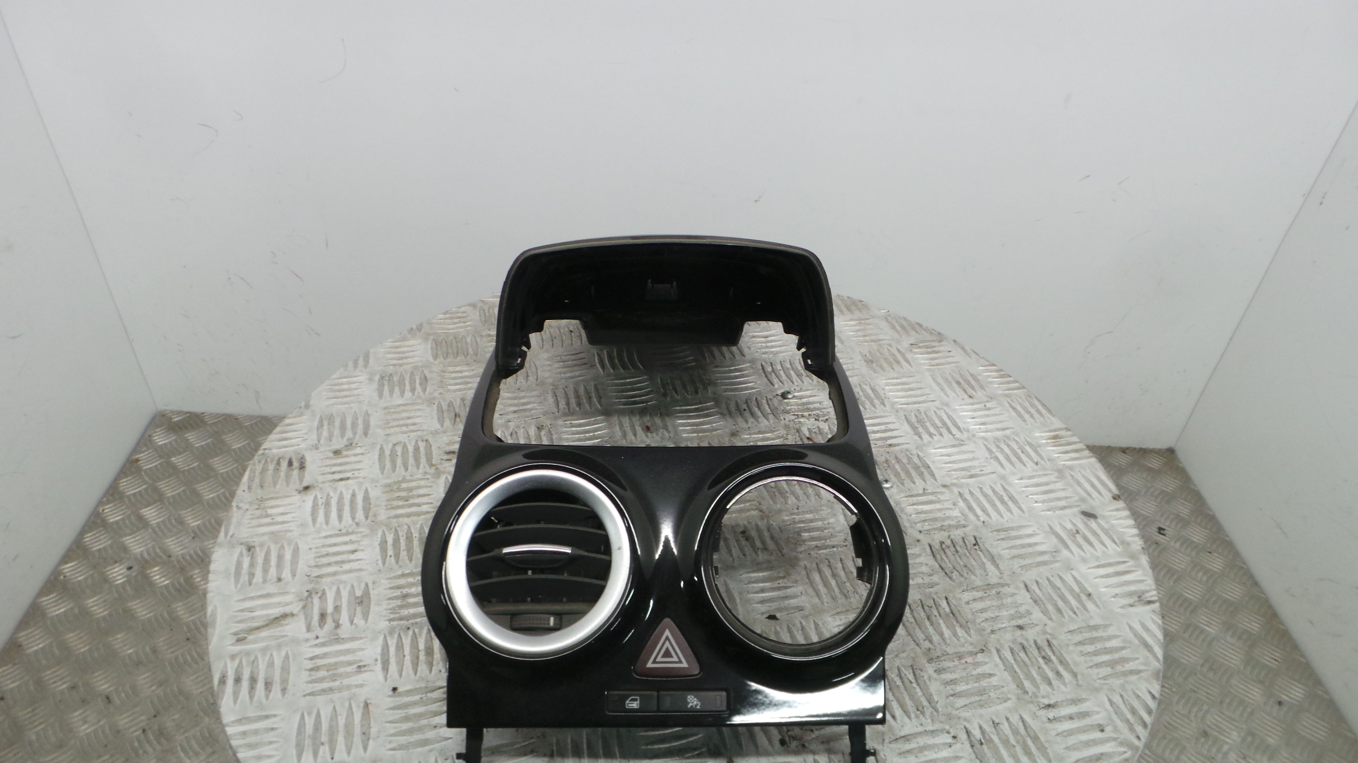 Consola central Tablier  13205165 - OPEL CORSA D (S07)-33450293