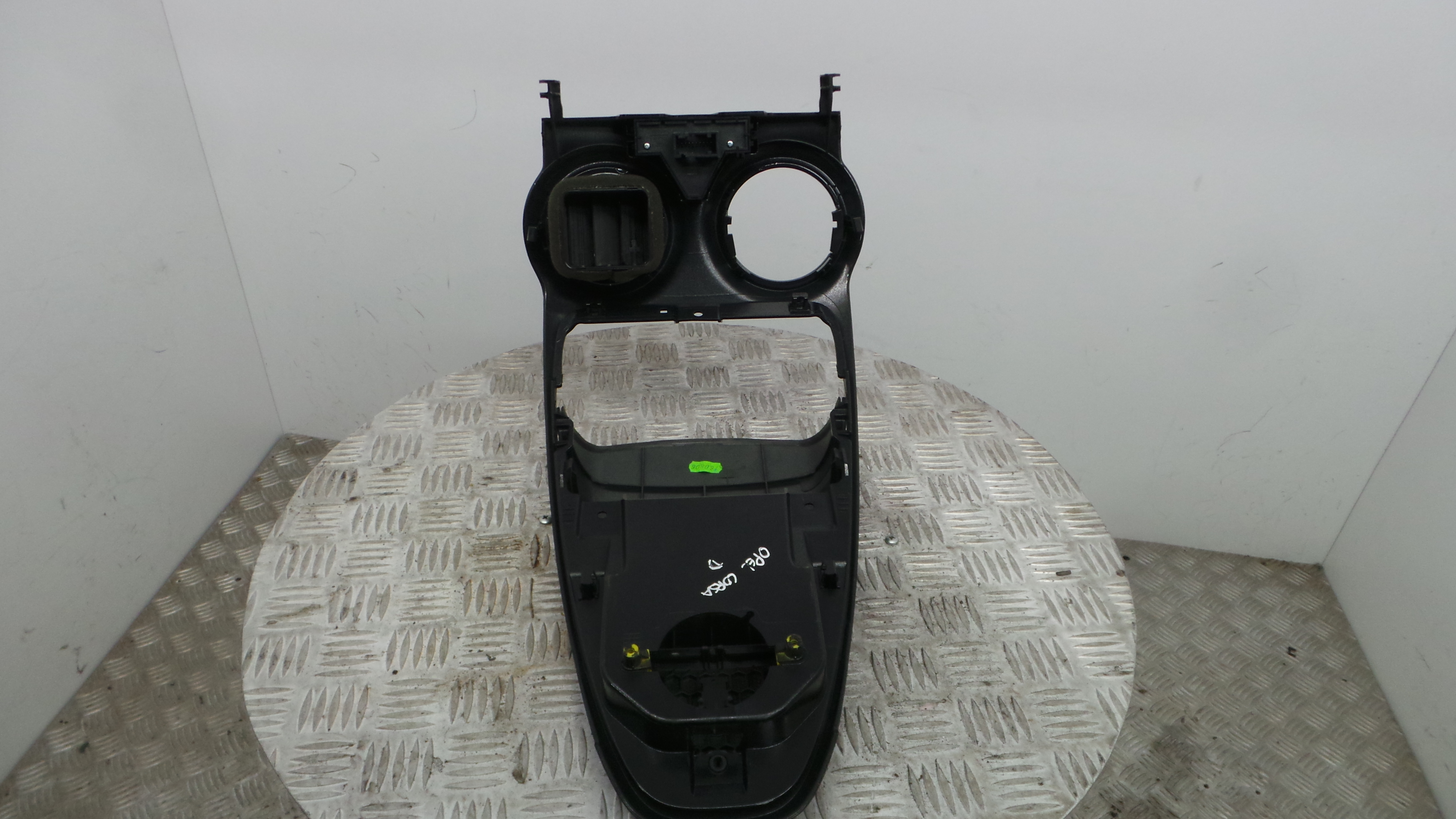 Consola central Tablier 13205165 - OPEL CORSA D (S07)-33450293