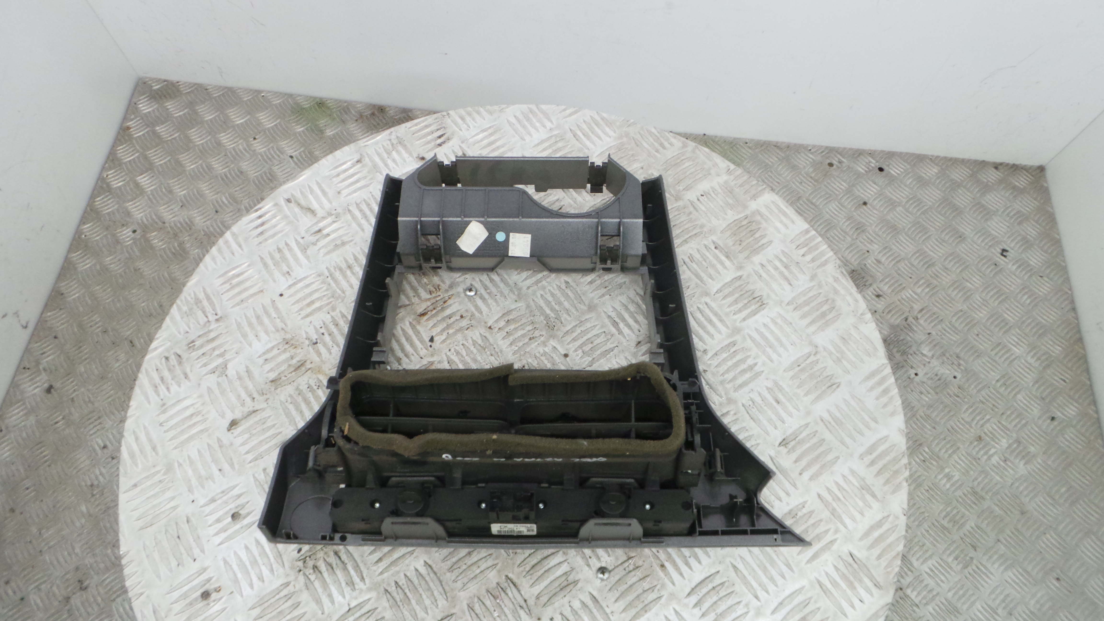 Consola central Tablier  331985437 – OPEL ASTRA H (A04)
