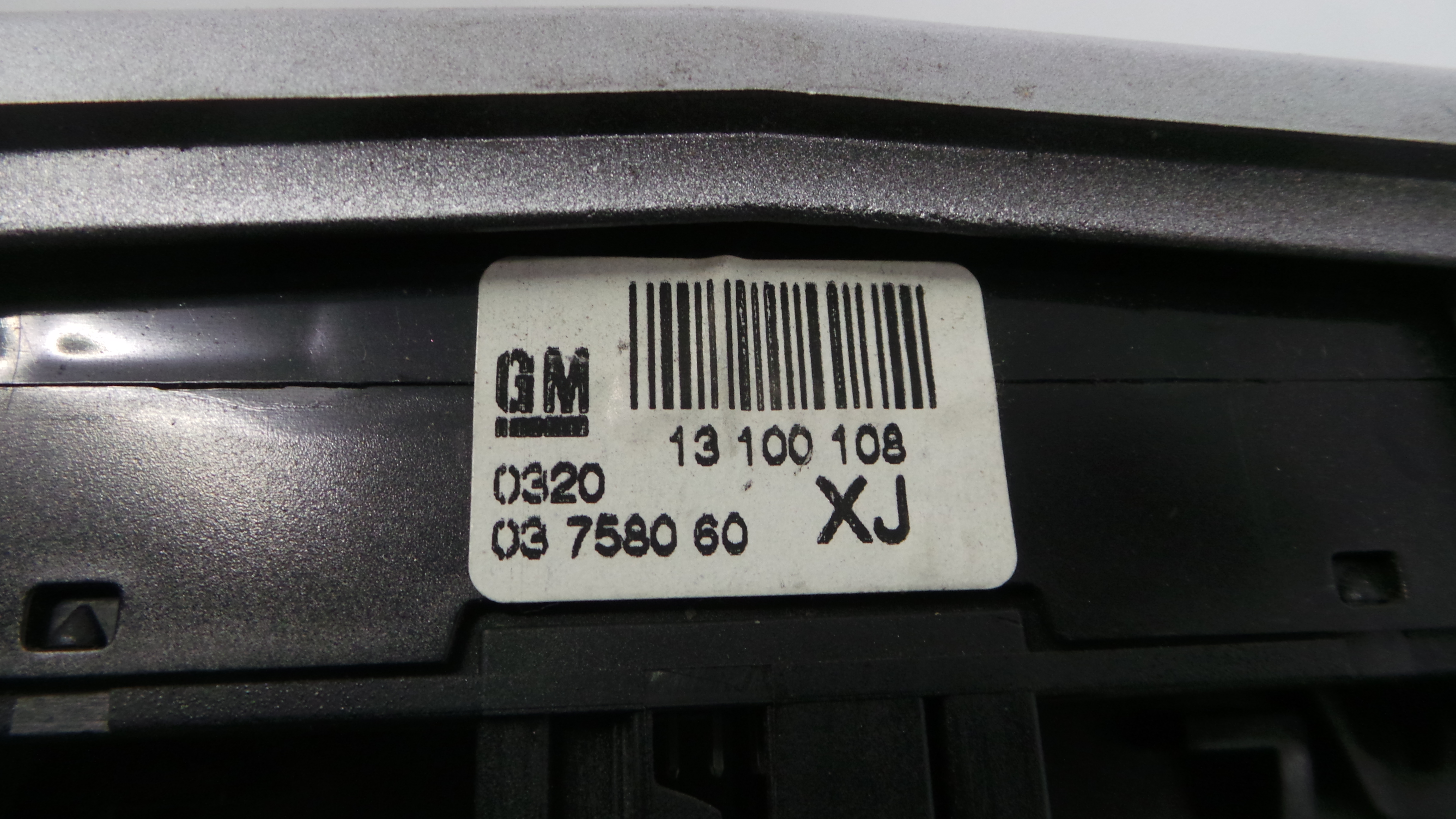 Consola central Tablier  331985437 – OPEL ASTRA H (A04)