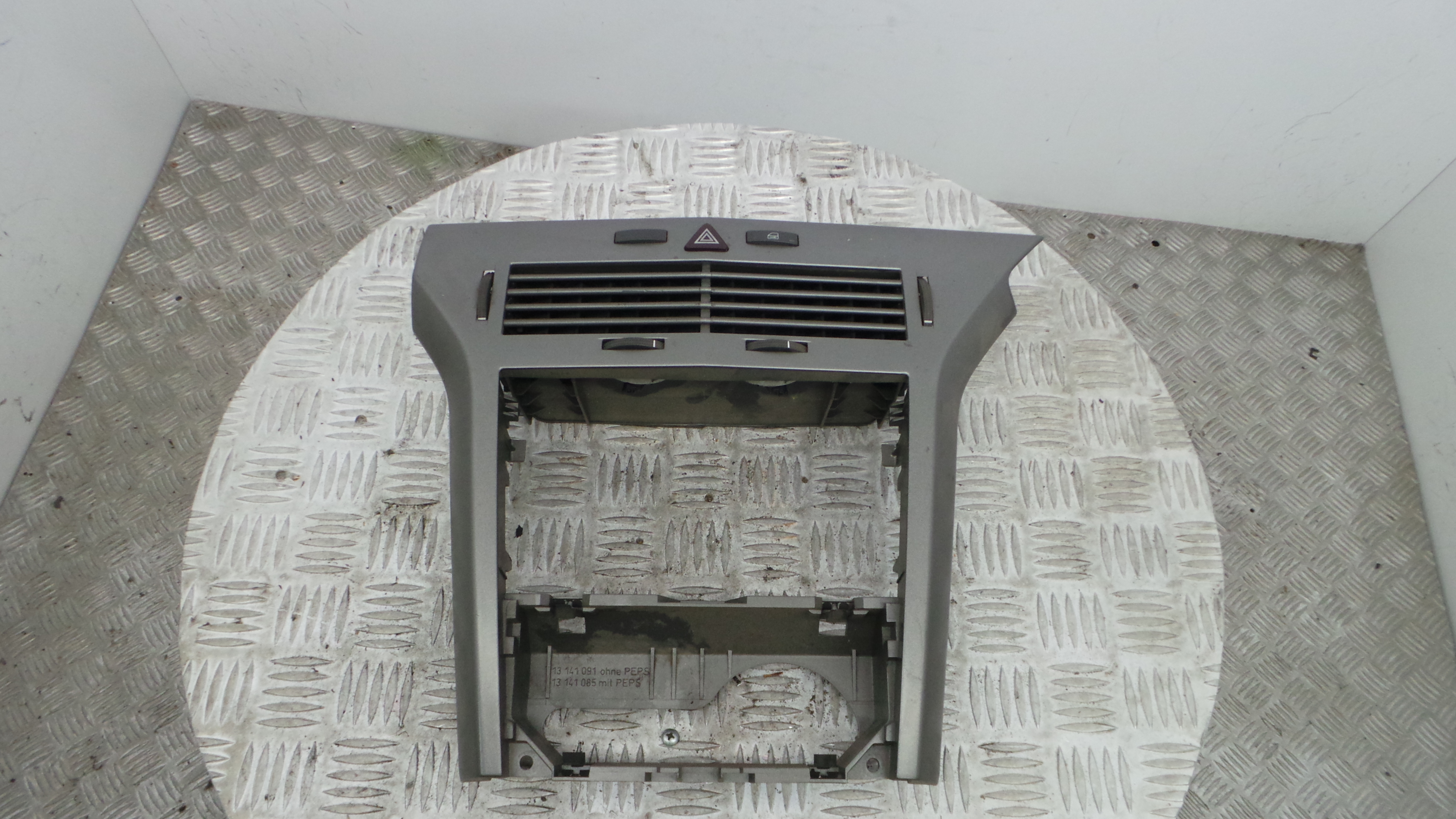 Consola central Tablier  331985437 - OPEL ASTRA H (A04)-33454013