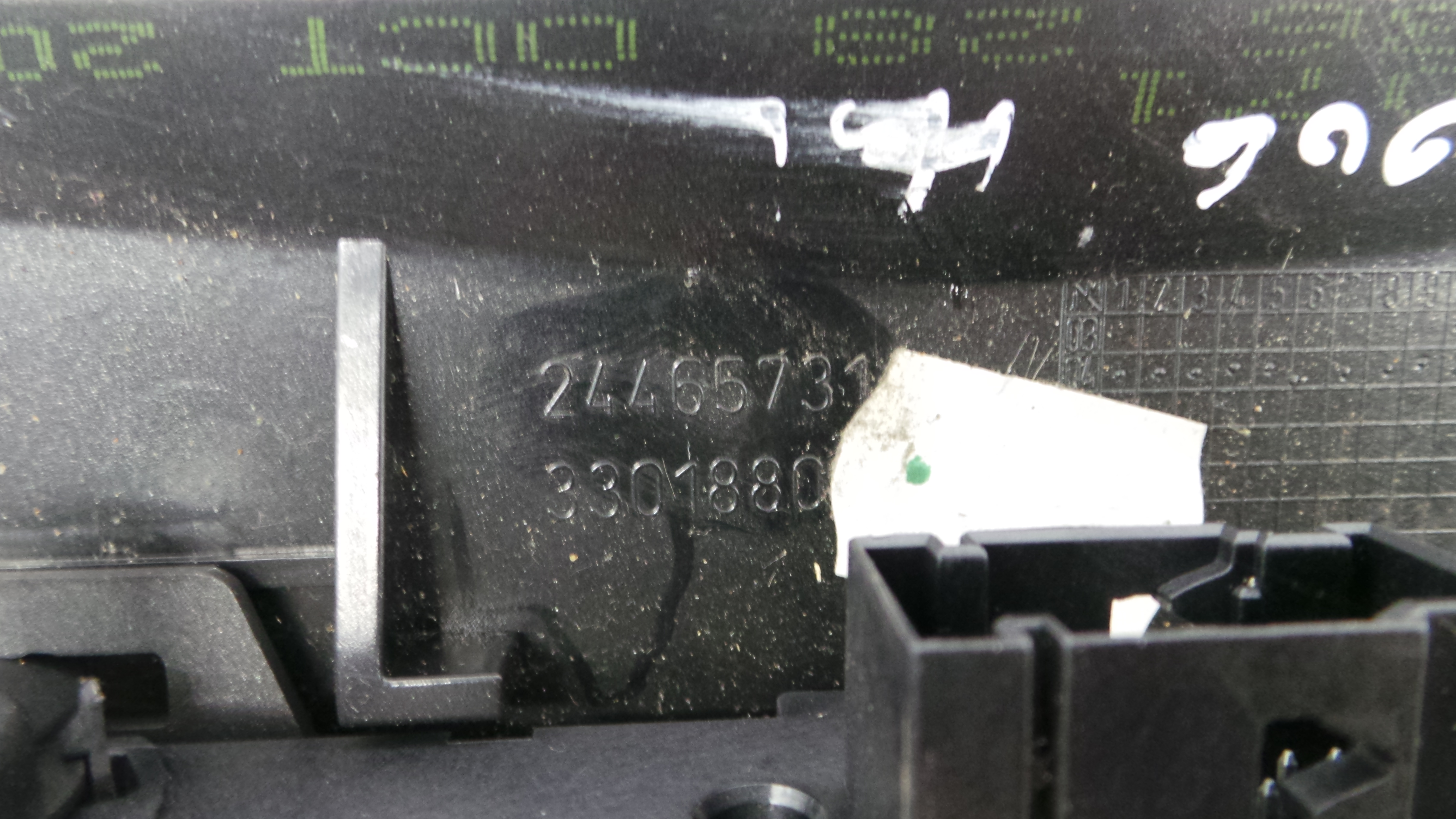 Consola central Tablier  331985437 - OPEL ASTRA H (A04)-33454013