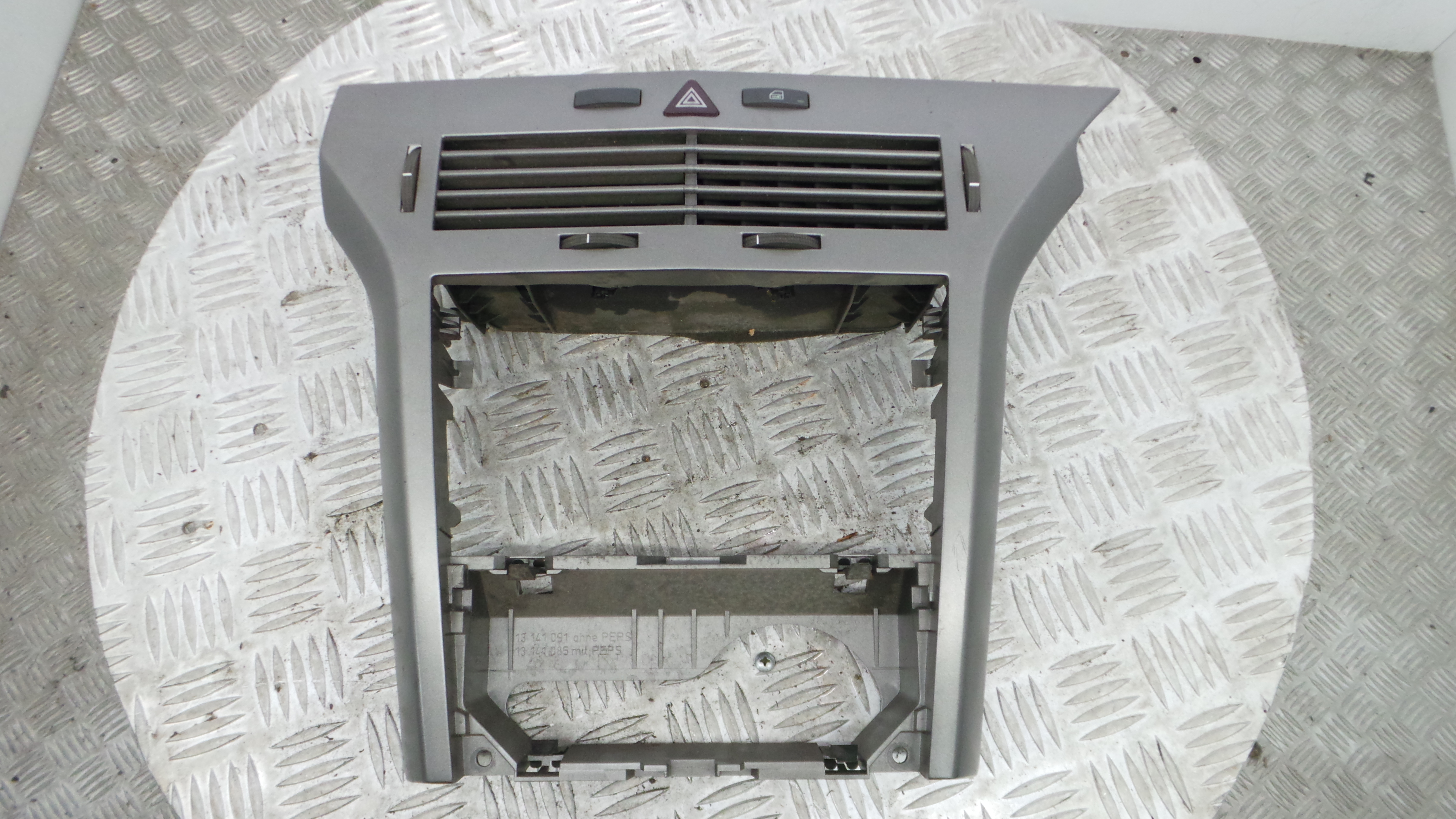 Consola central Tablier  331985437 - OPEL ASTRA H (A04)-33454859
