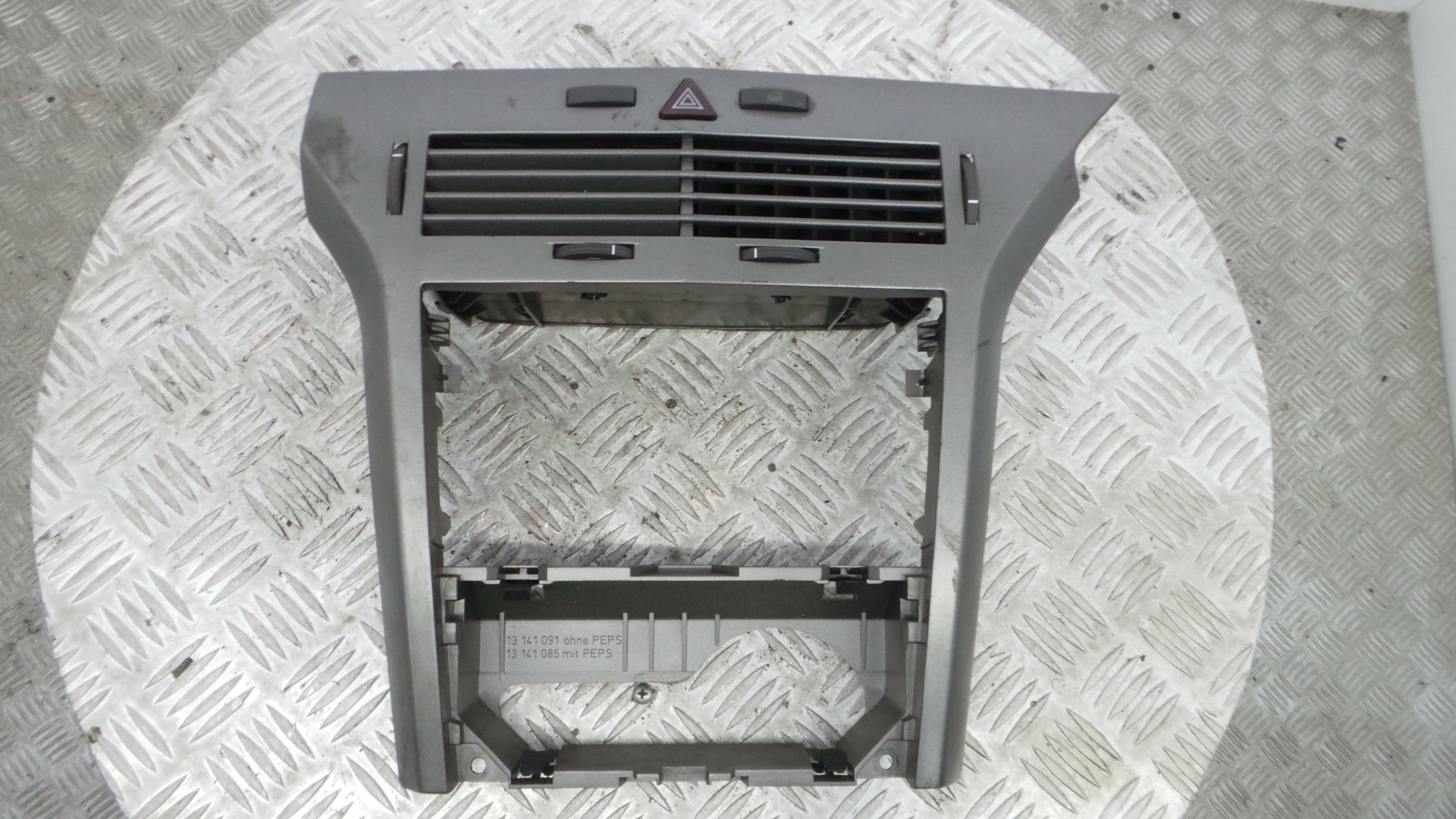 Consola central Tablier  331985437 - OPEL ASTRA H (A04)-33455735
