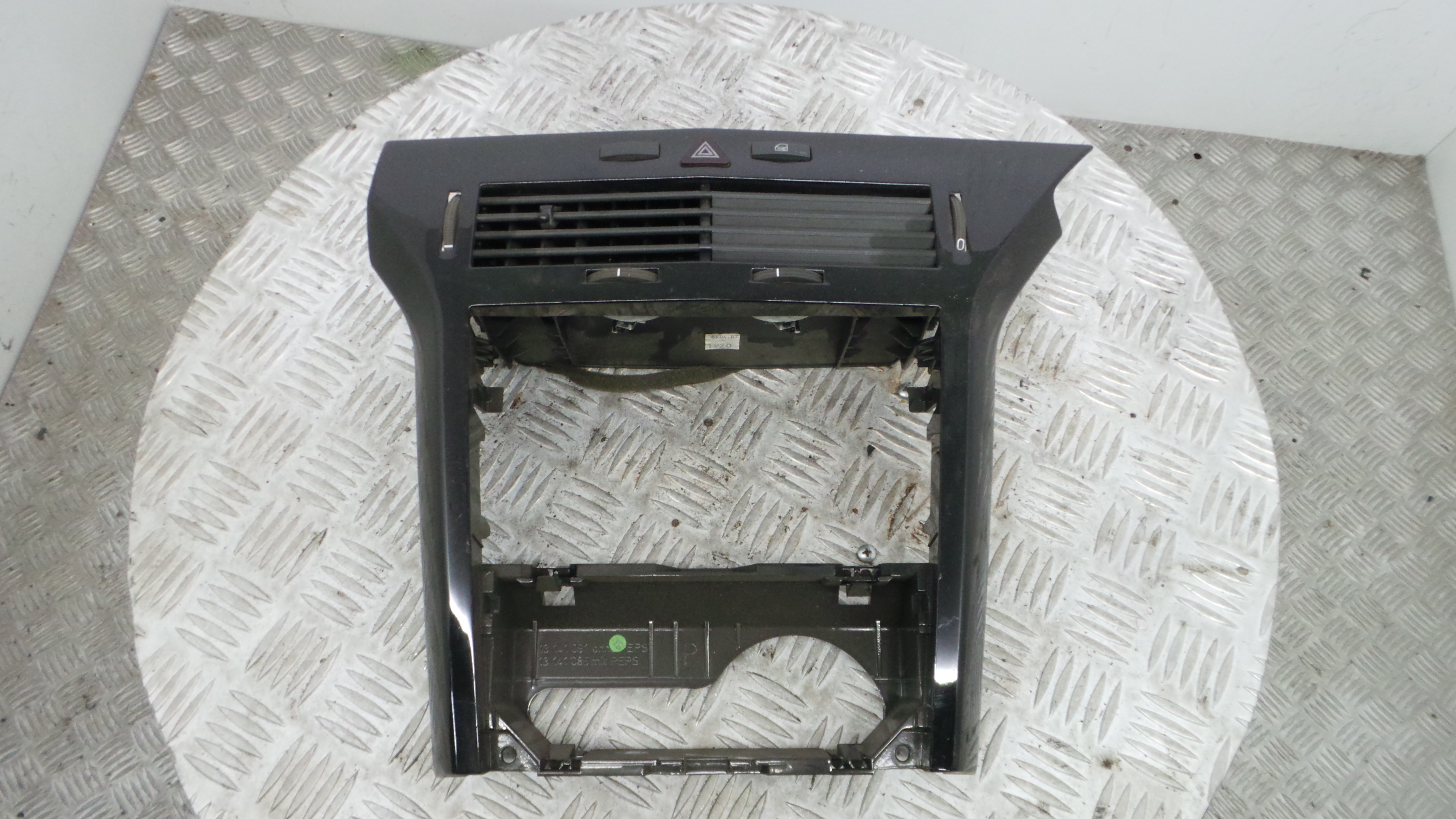 Consola central Tablier  331985437 - OPEL ASTRA H (A04)-33456754