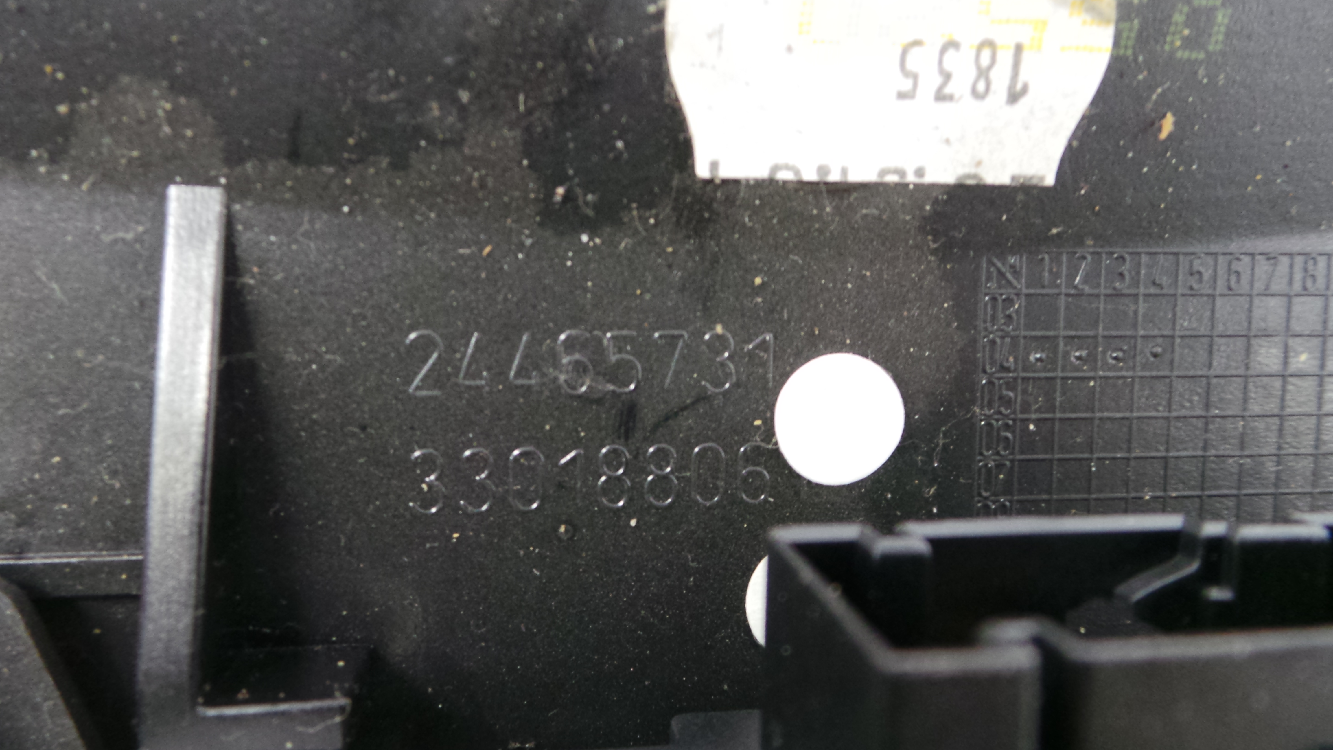 Consola central Tablier  331985437 - OPEL ASTRA H (A04)-33457049