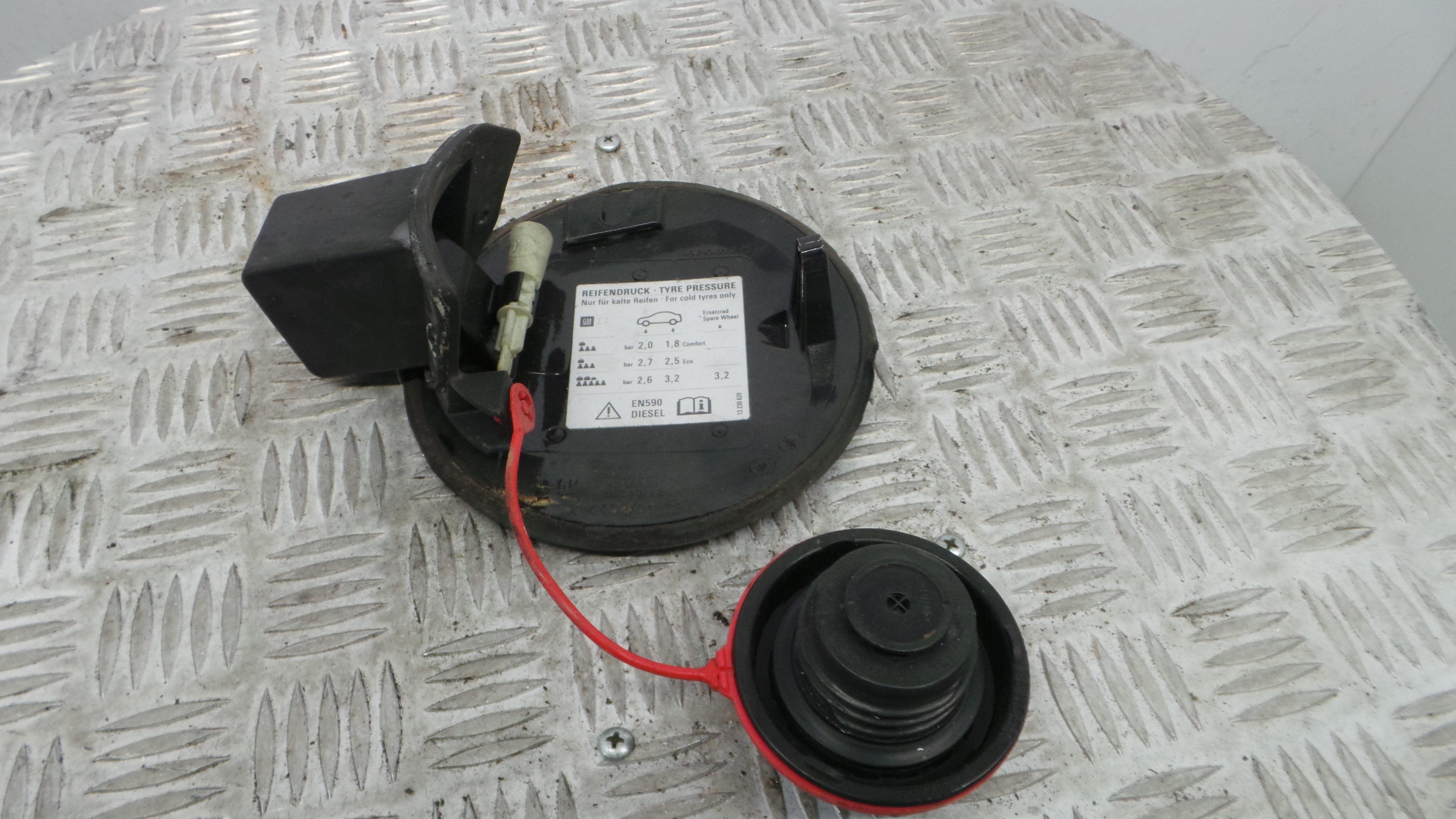 Tampão de Combustivel  13183307 - OPEL CORSA D (S07)-33627920