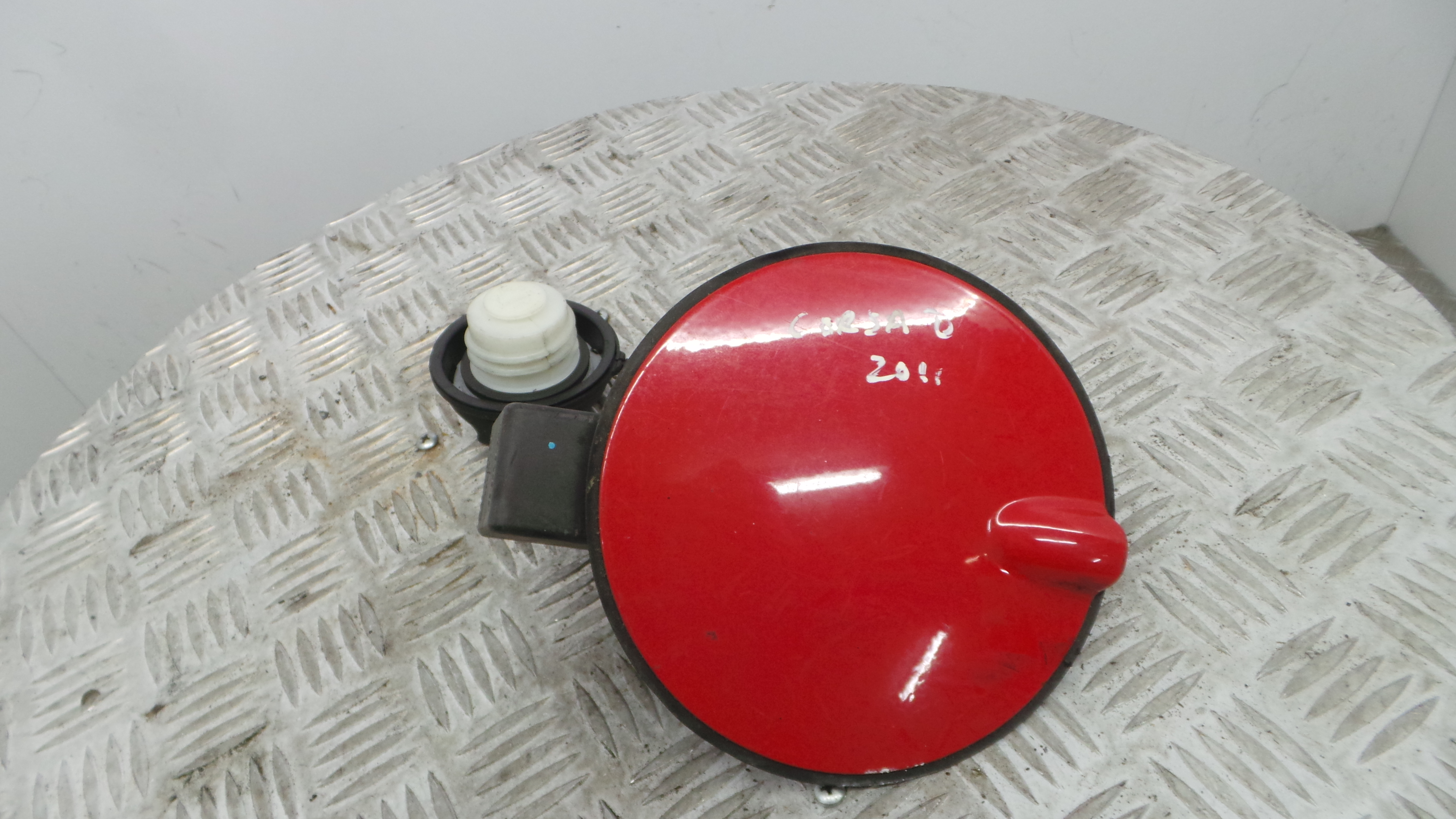 Tampão de Combustivel  13183307 - OPEL CORSA D (S07)-33627927