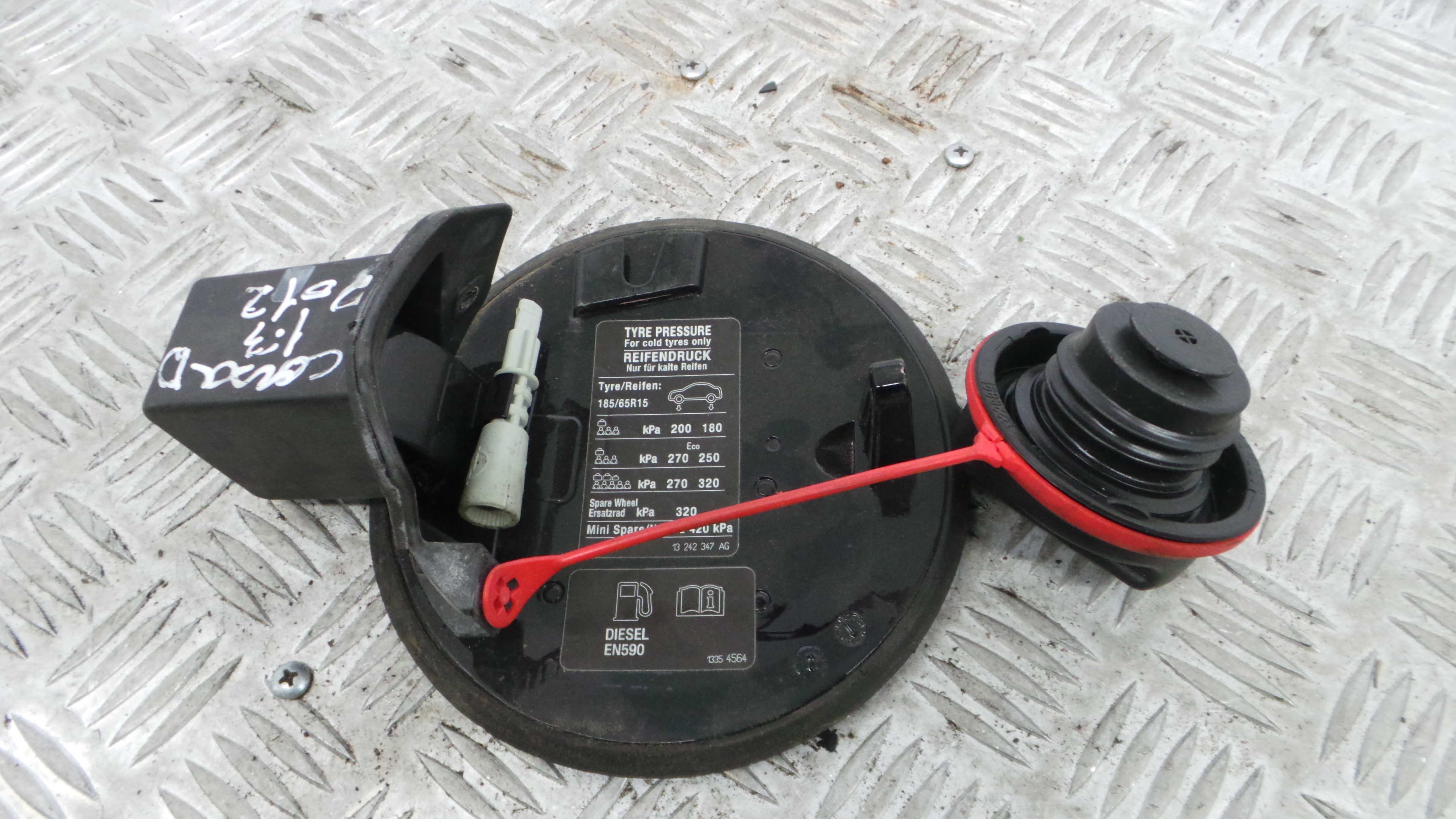 Tampão de Combustivel  13242347 - OPEL CORSA D (S07)-33627954