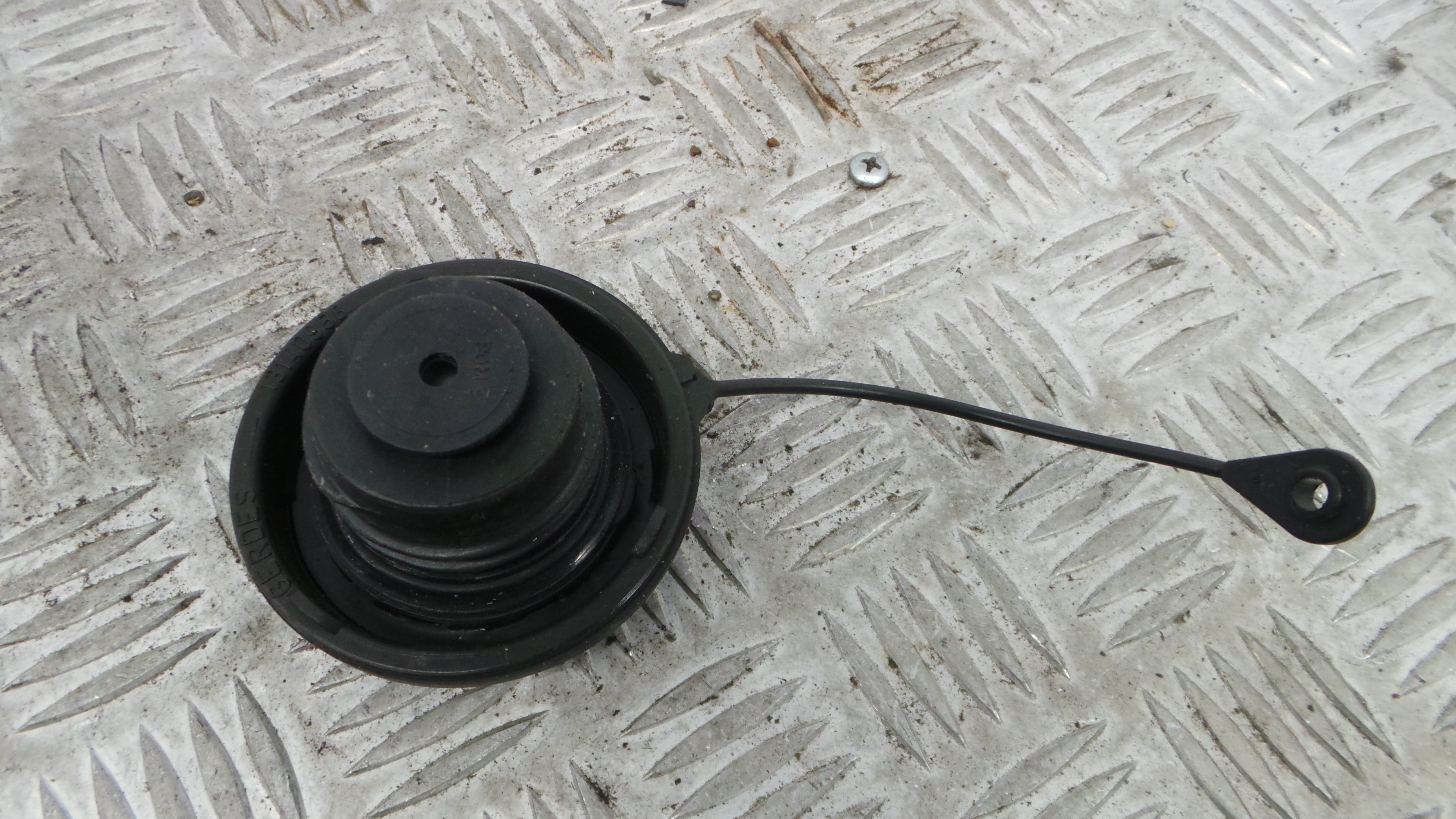 Tampão de Combustivel  13140958 - OPEL ASTRA H (A04)-33627983