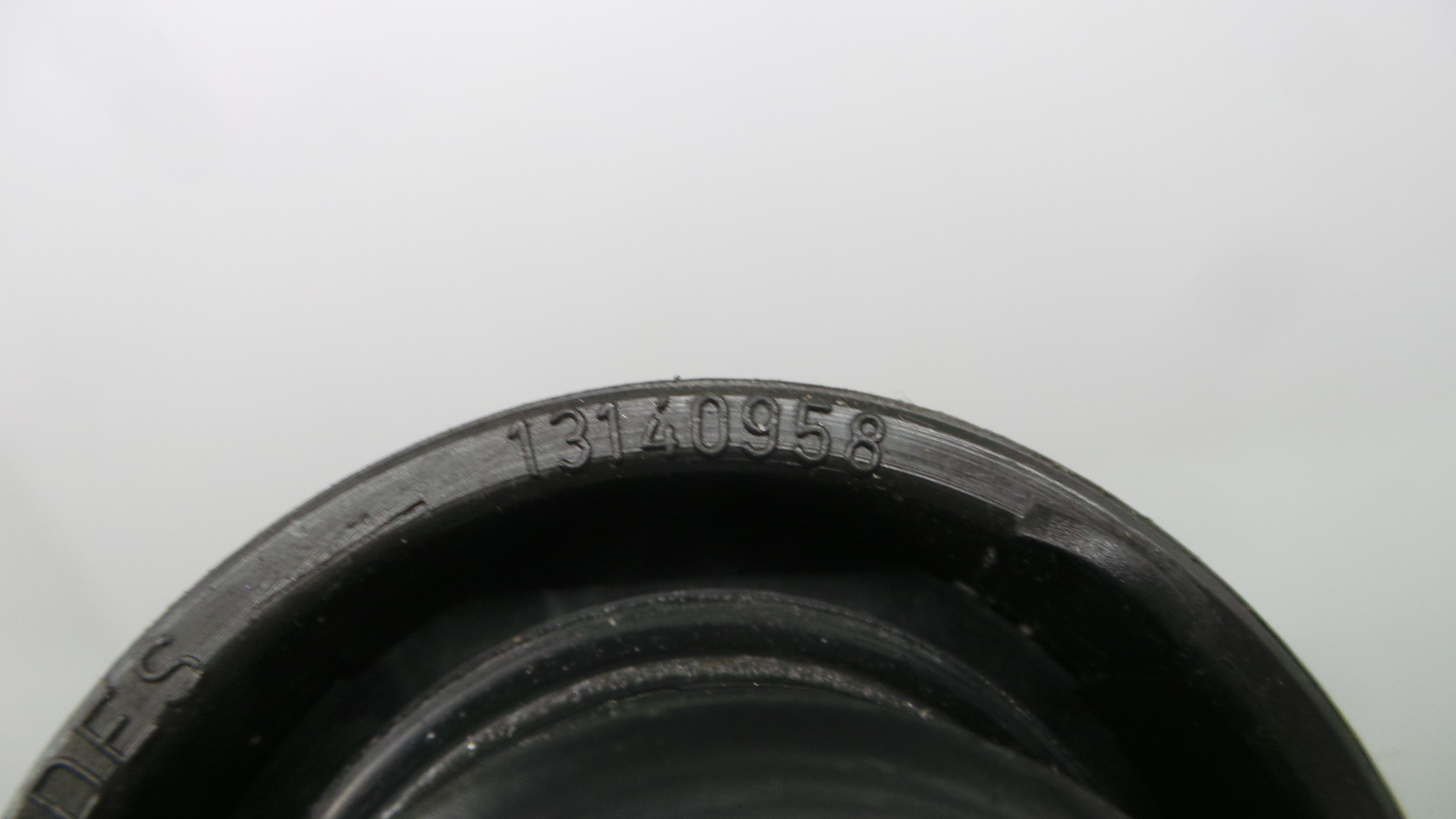 Tampão de Combustivel  13140958 - OPEL ASTRA H (A04)-33627983