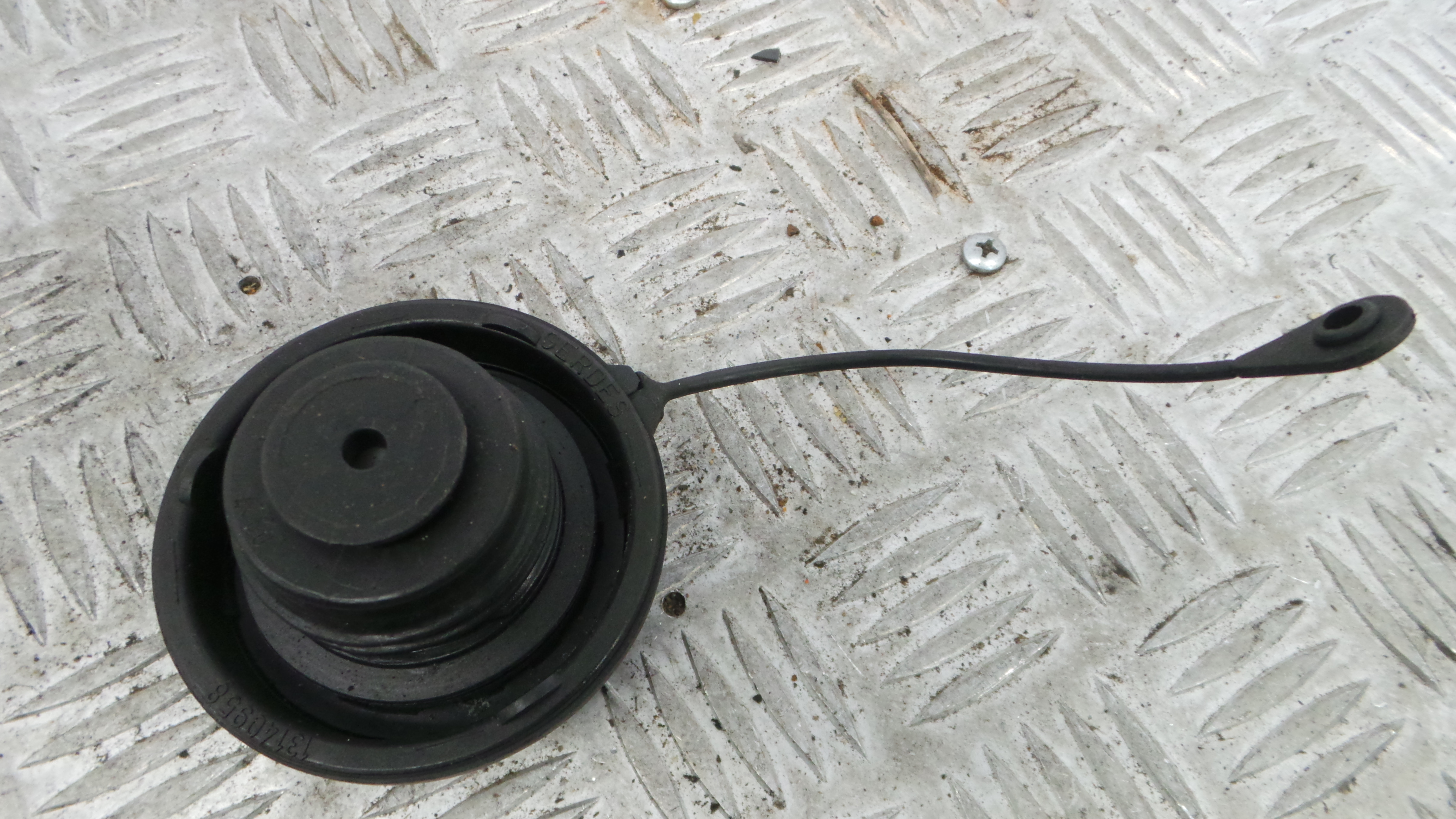 Tampão de Combustivel  13140958 - OPEL ASTRA H (A04)-33627998