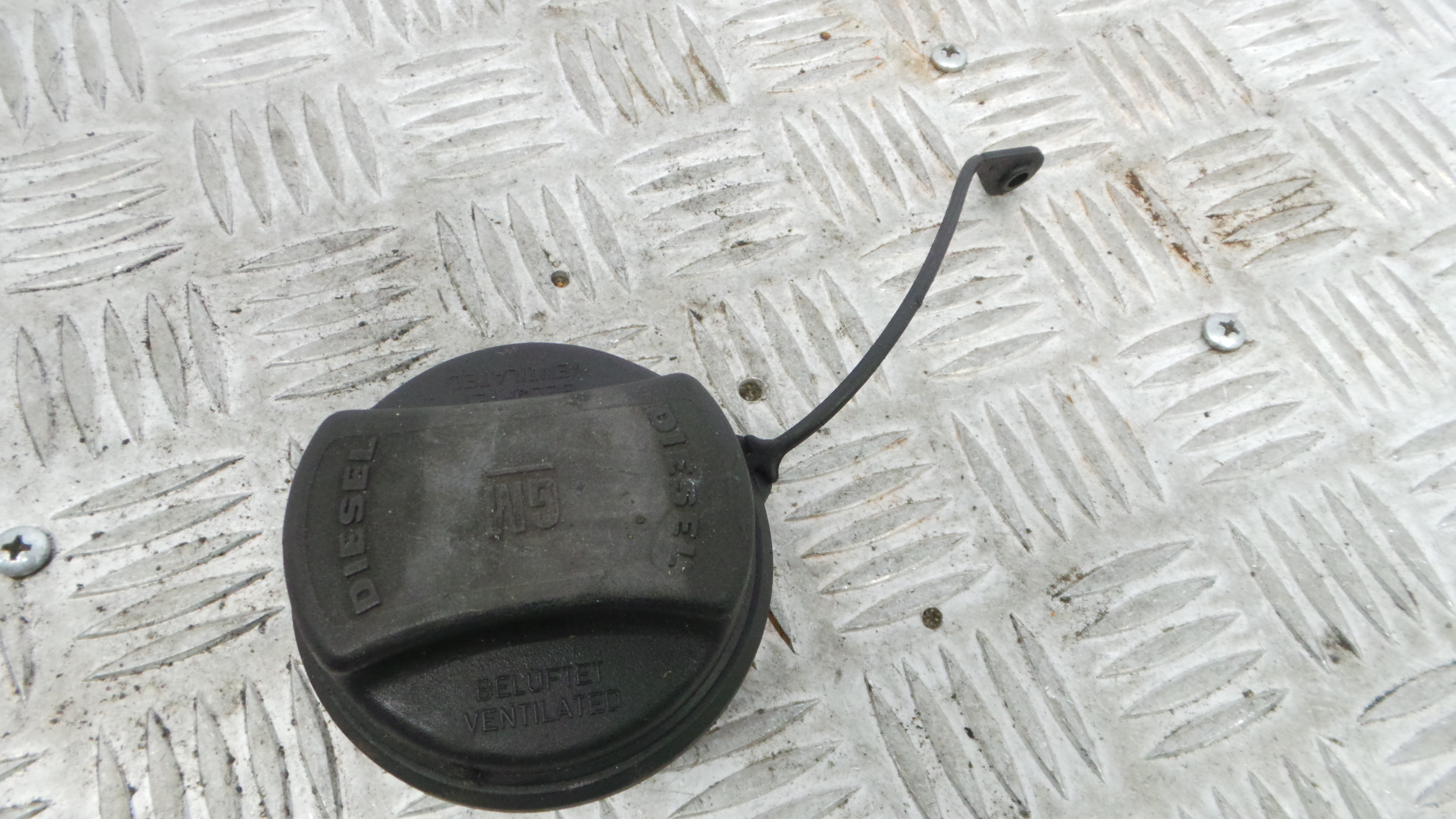 Tampão de Combustivel  13140958 - OPEL ASTRA H (A04)-33628001