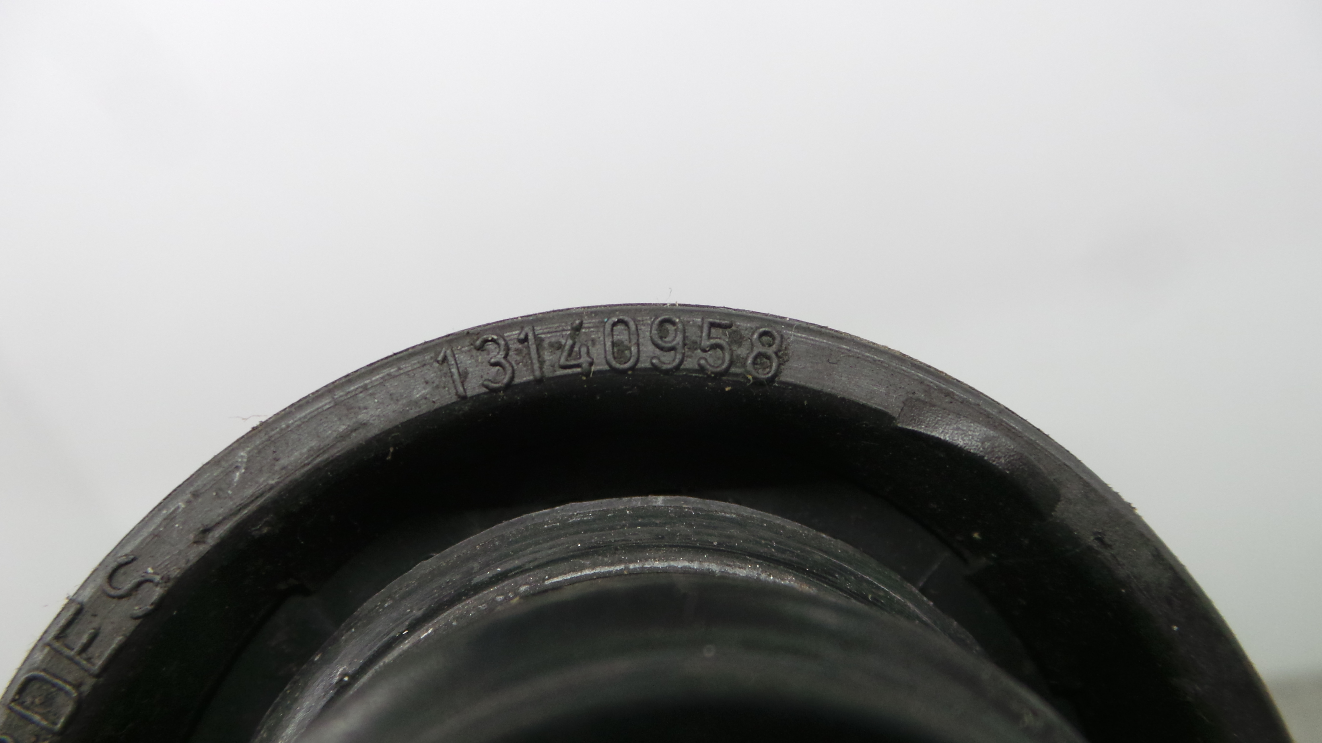 Tampão de Combustivel 13140958 - OPEL ASTRA H (A04)-33628001