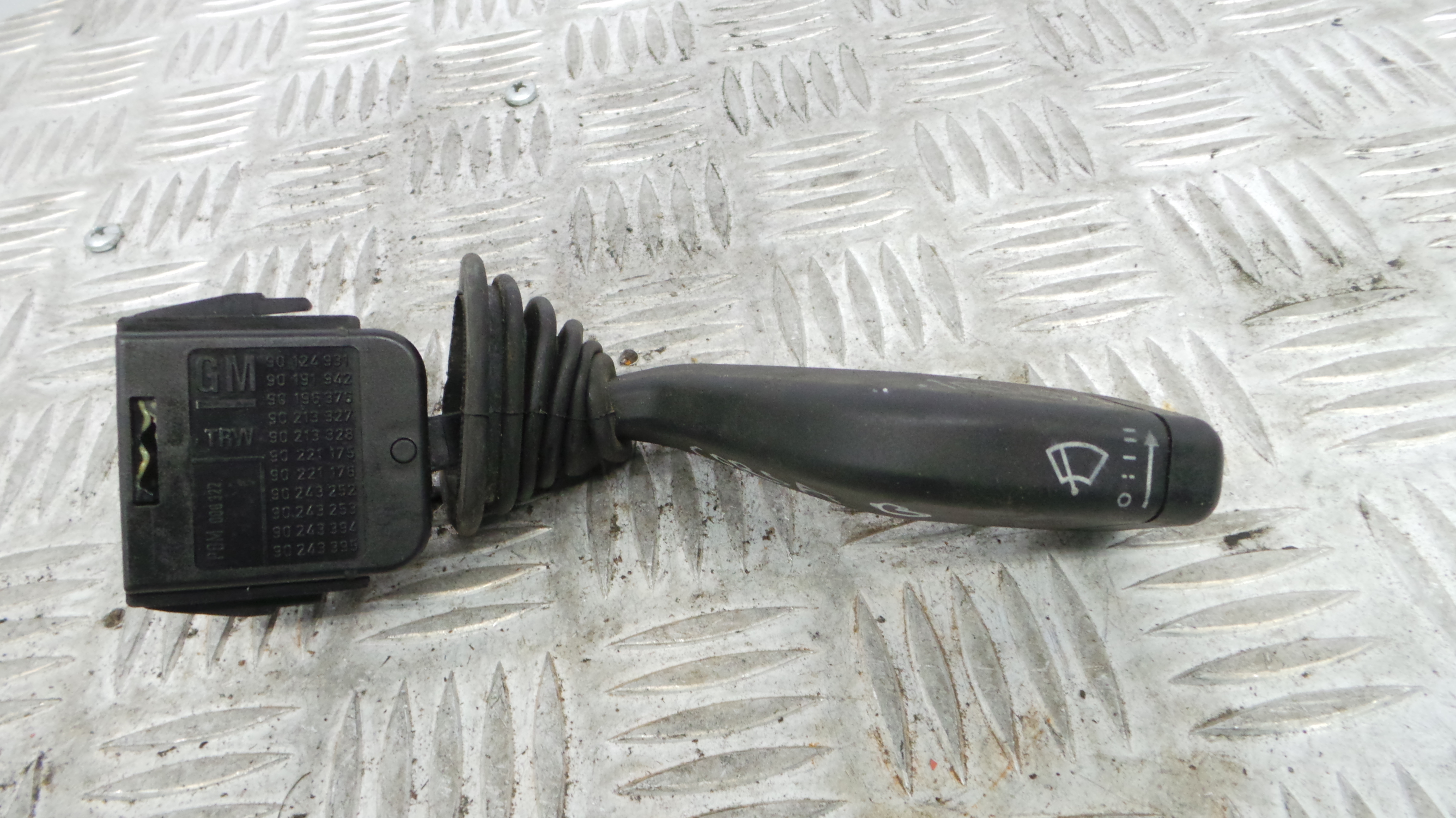 Comando de Limpa Para Brisas 90124931 - OPEL CORSA B (S93)-33628140