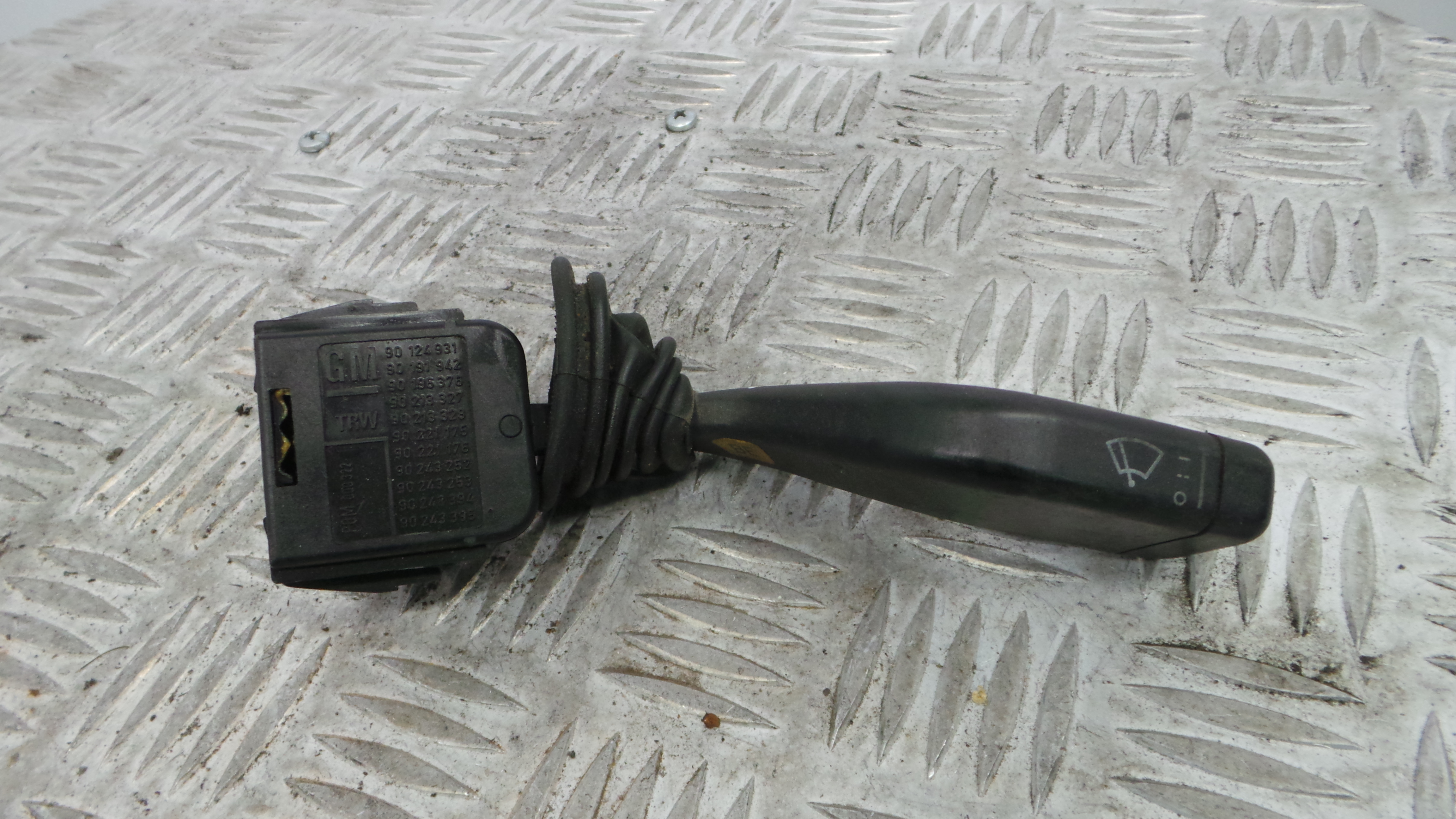 Comando de Limpa Para Brisas 90124931 - OPEL CORSA B (S93)-33628151