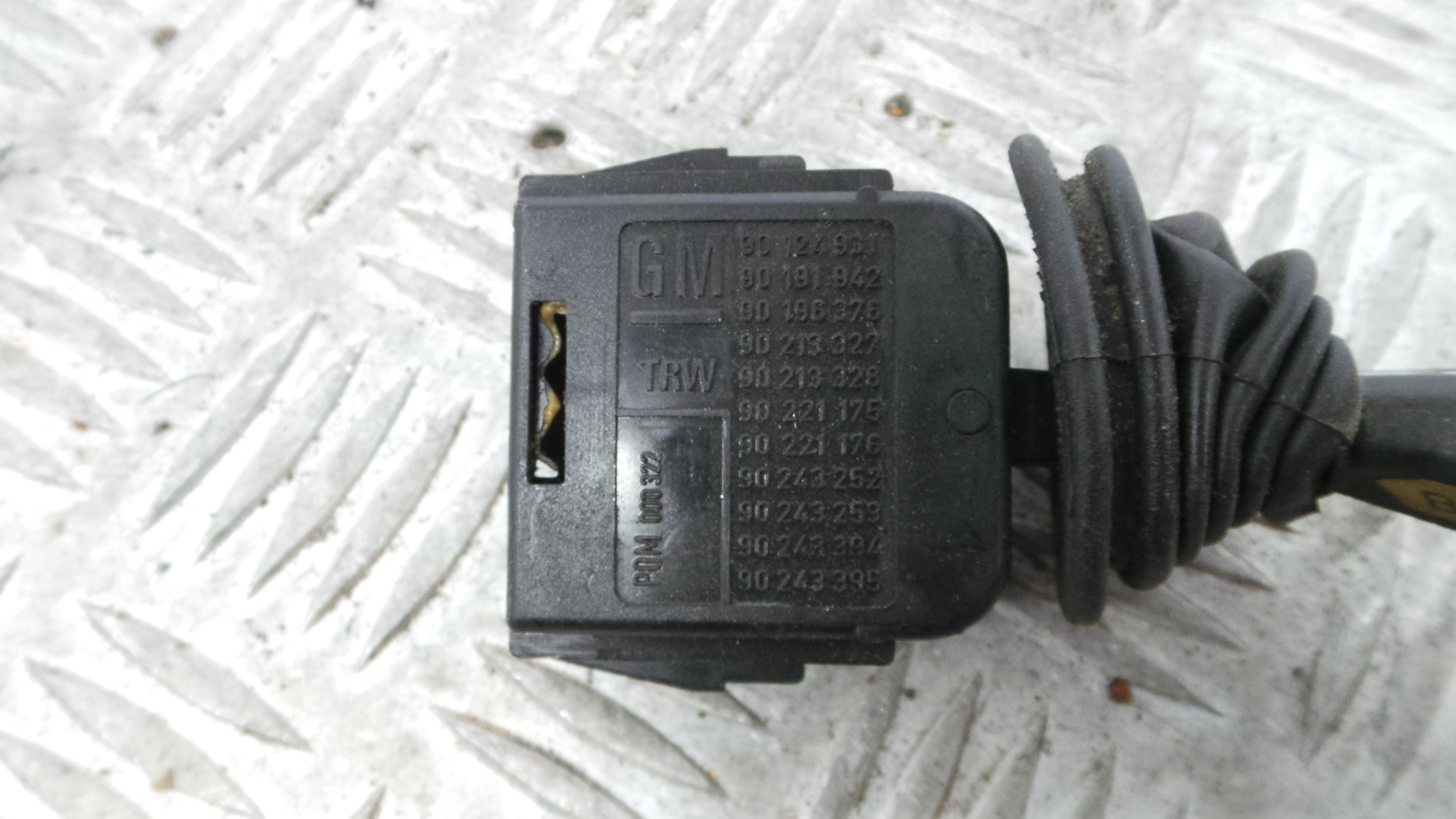 Comando de Limpa Para Brisas 90124931 - OPEL CORSA B (S93)-33628151