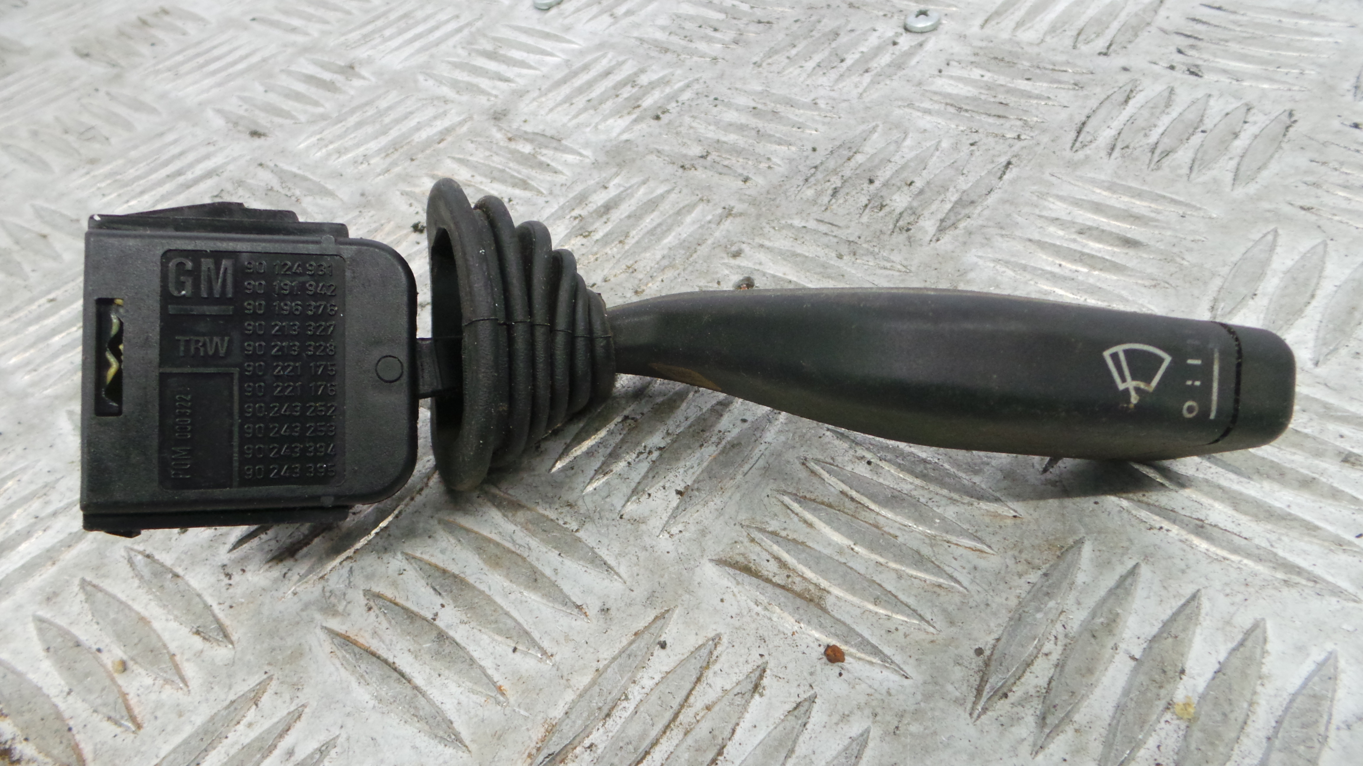 Comando de Limpa Para Brisas 90124931 - OPEL CORSA B (S93)-33628159