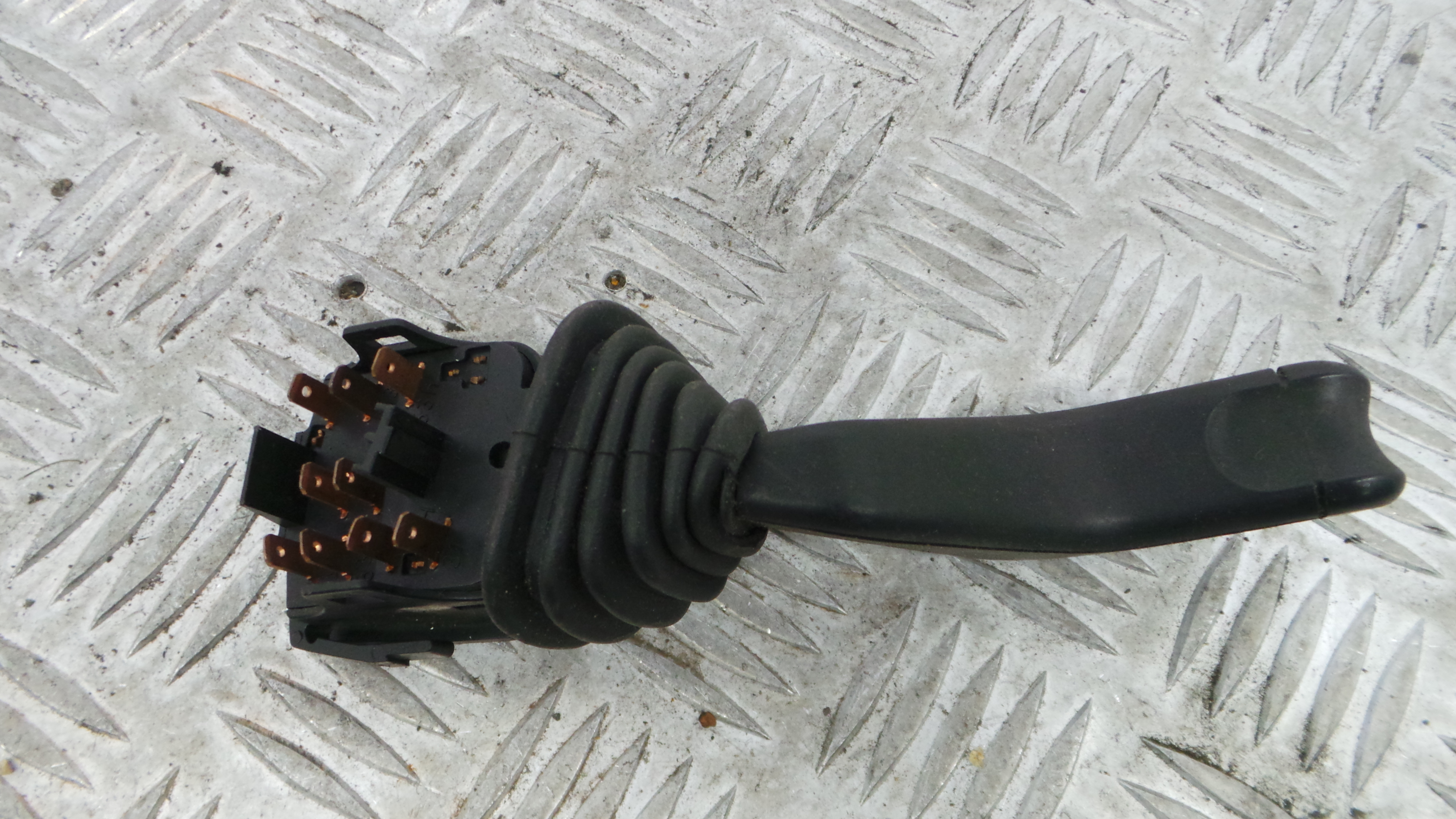 Comando de Limpa Para Brisas 90124931 - OPEL CORSA B (S93)-33628159