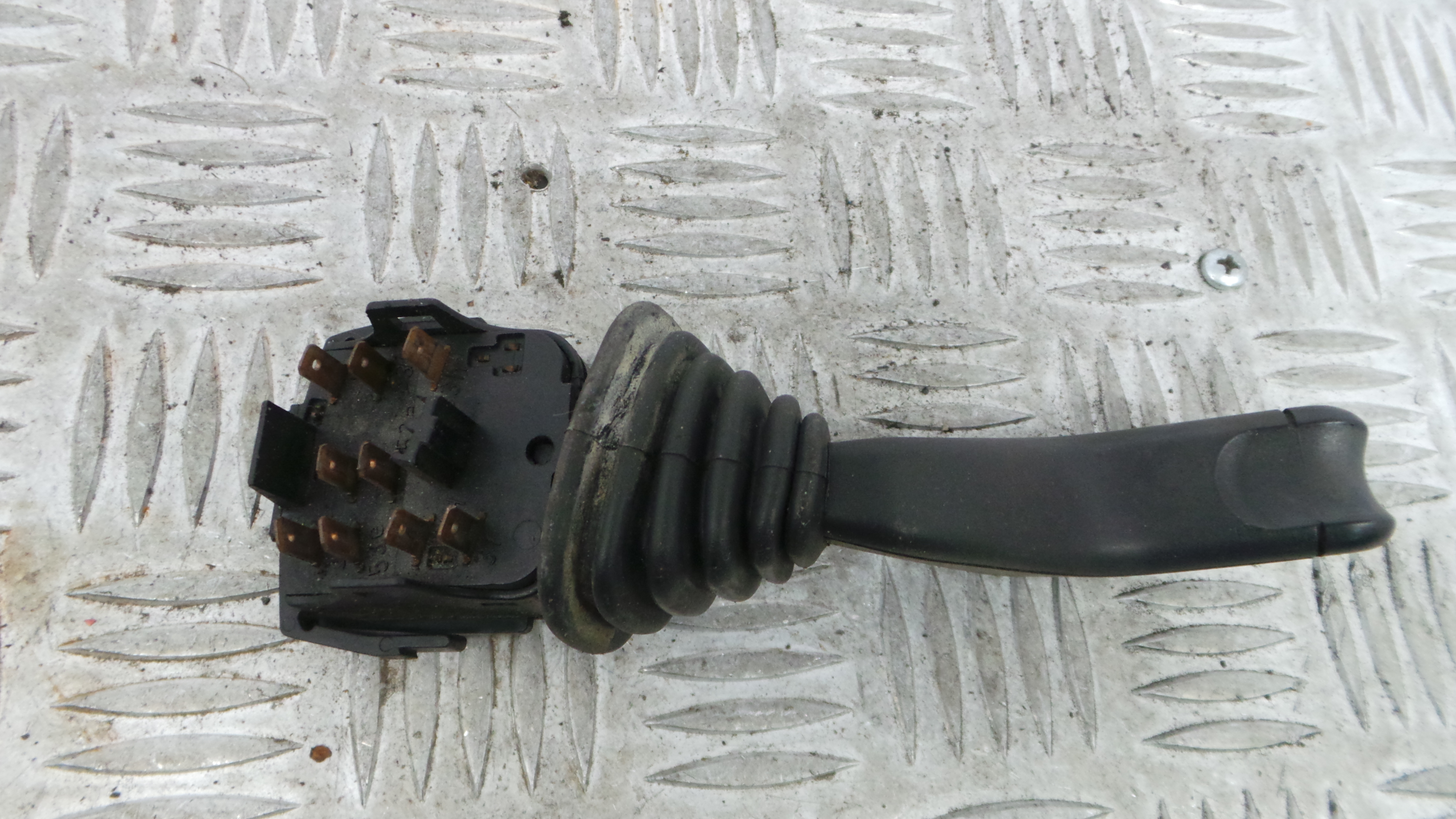 Comando de Limpa Para Brisas 90124931 - OPEL CORSA B (S93)-33628289