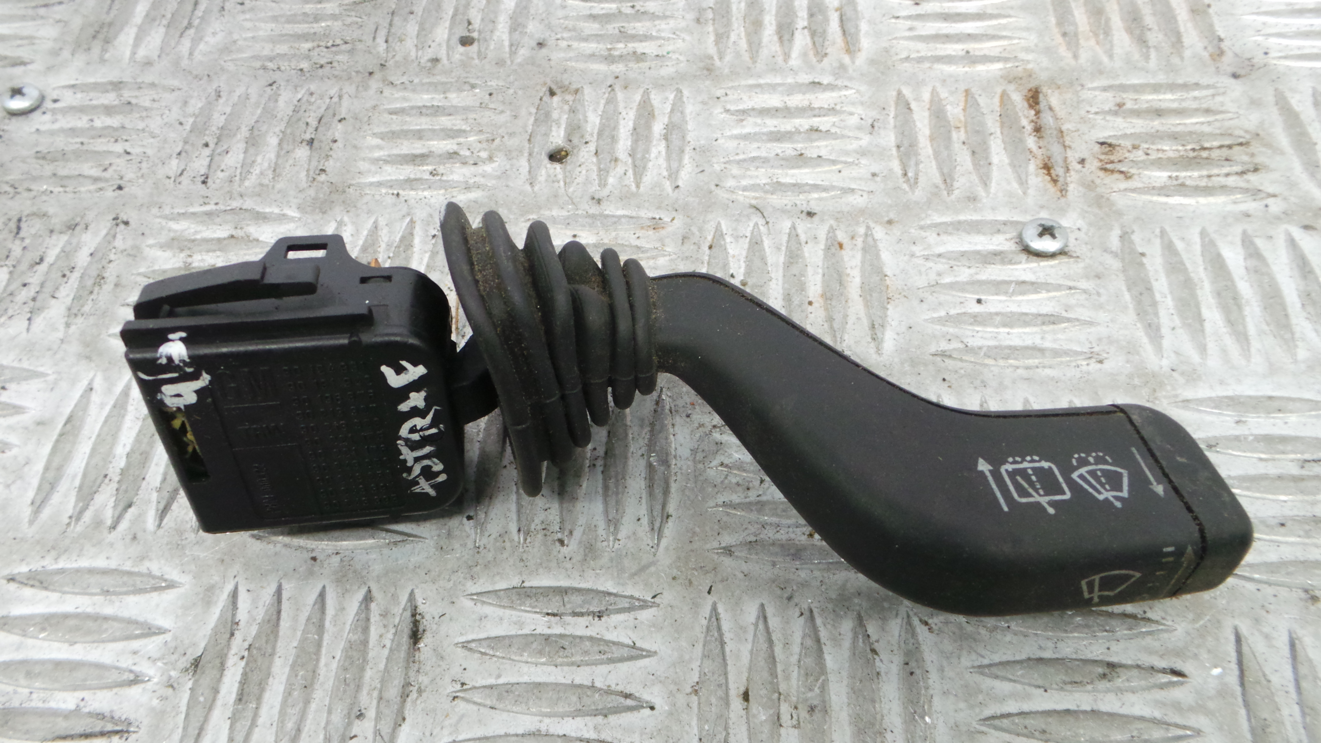 Comando de Limpa Para Brisas 90124931 - OPEL ASTRA F Hatchback (T92)-33628594