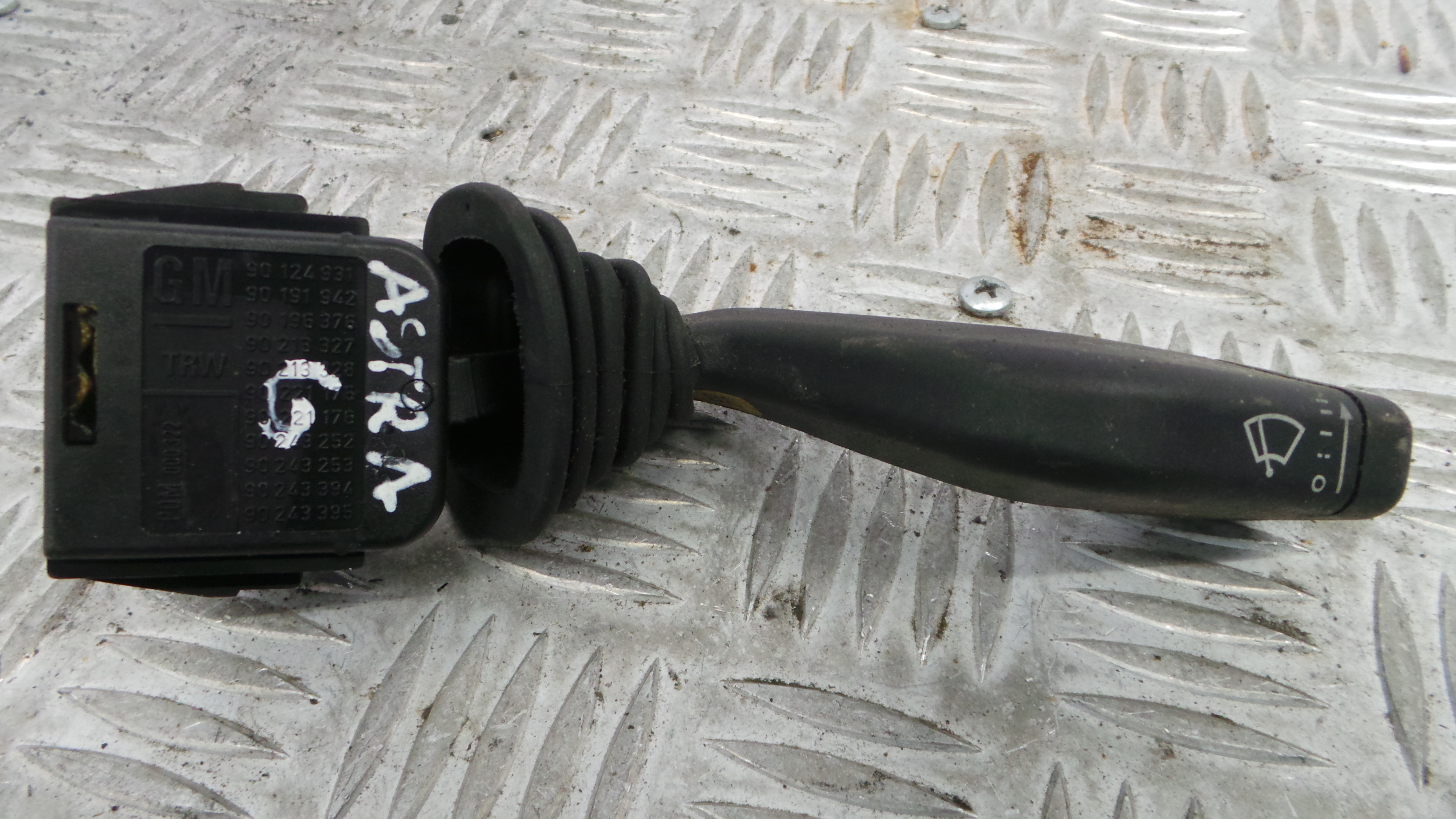 Comando de Limpa Para Brisas 90124931 - OPEL ASTRA G Hatchback (T98)-33628633