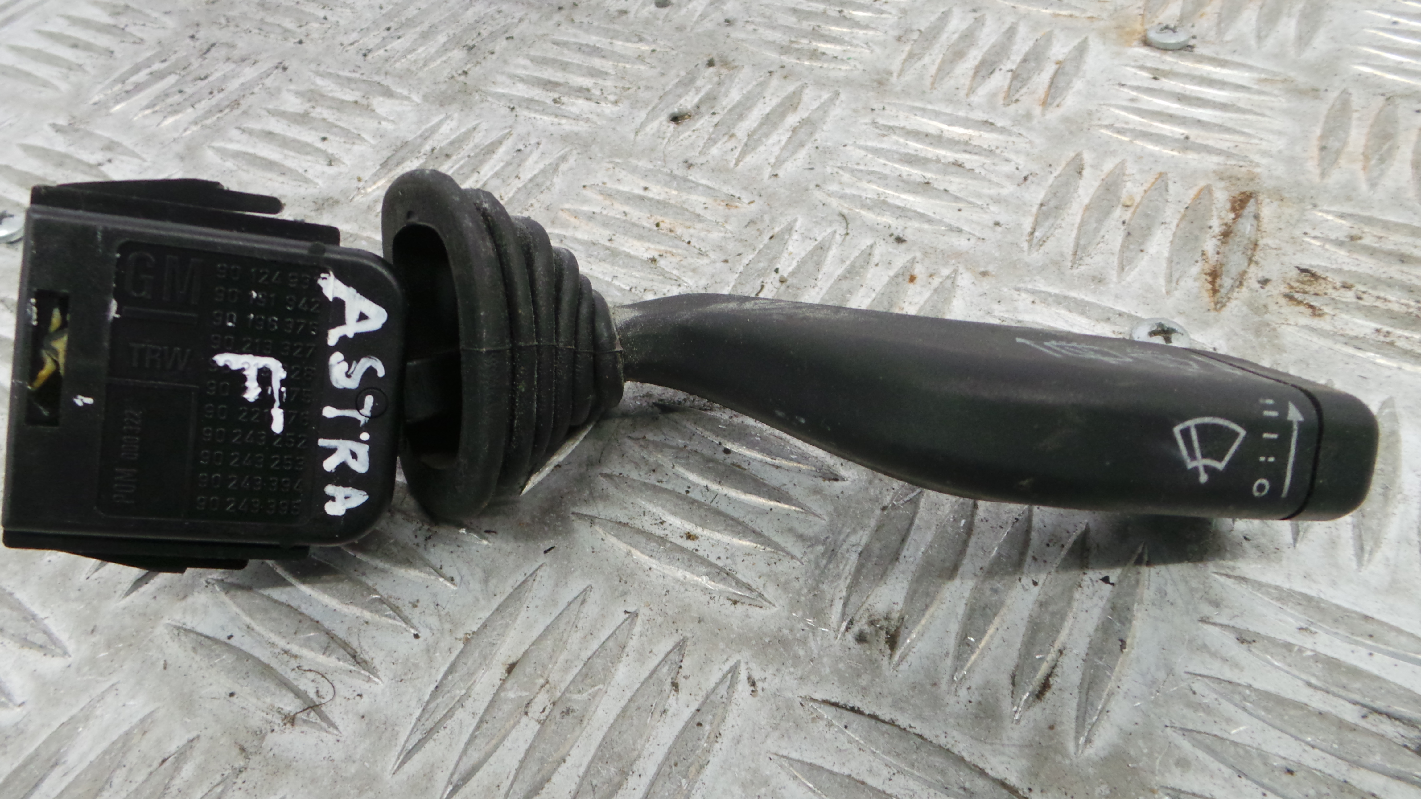 Comando de Limpa Para Brisas 90124931 - OPEL ASTRA F Hatchback (T92)-33628642