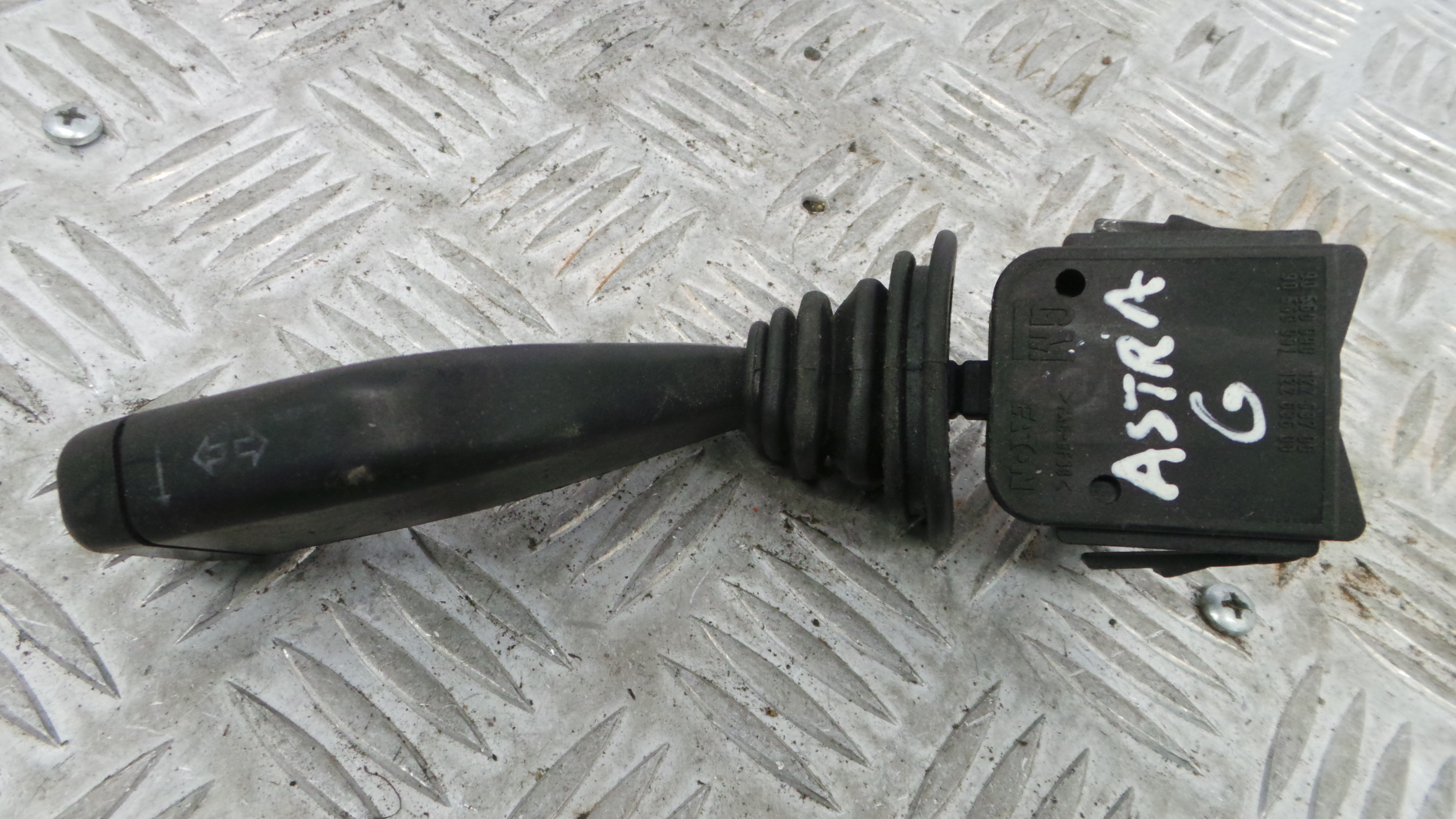 Manete / Comando dos Piscas 90560990 - OPEL ASTRA G três volumes (T98)-33628688