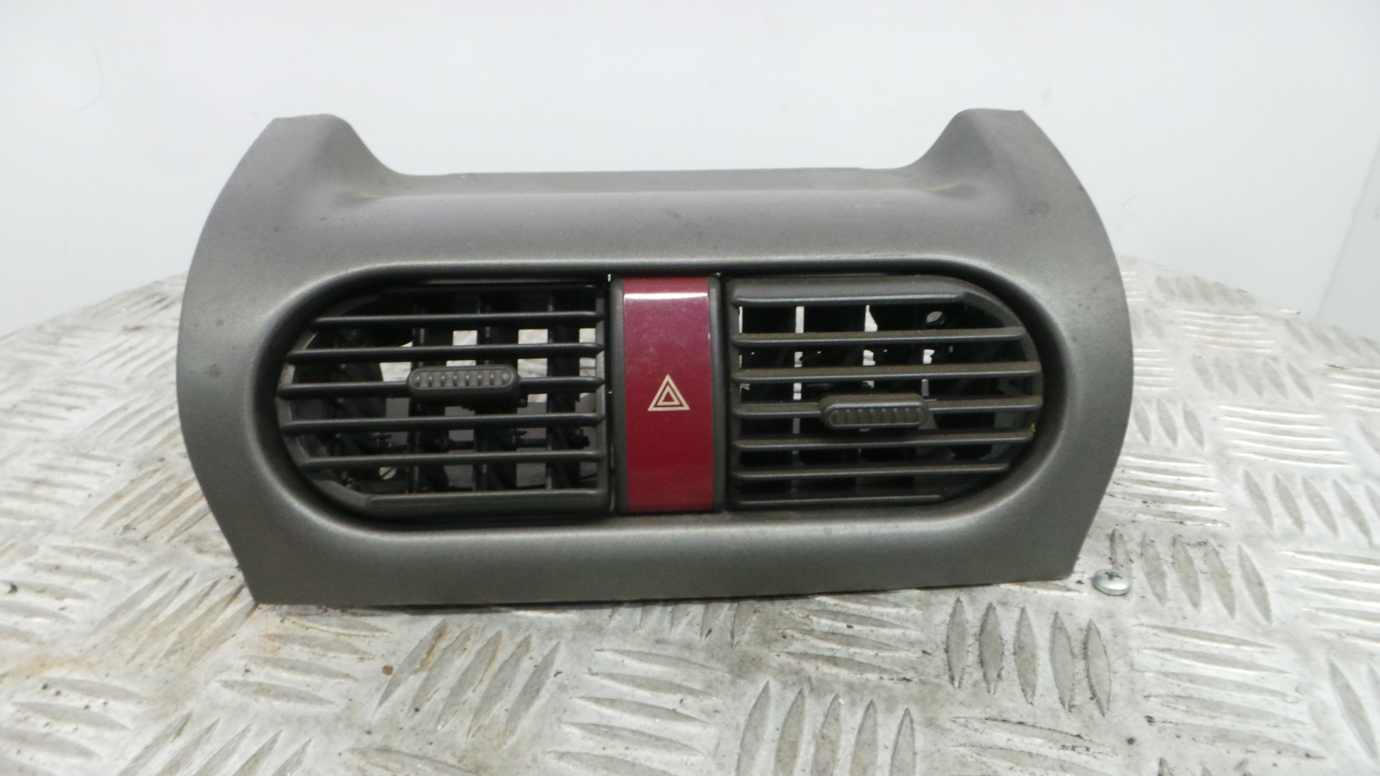 Grelha da Sofagem  13174176 - OPEL CORSA C (X01)-33628735 Grelha da Sofagem  13174176 - OPEL CORSA C (X01)-33628735