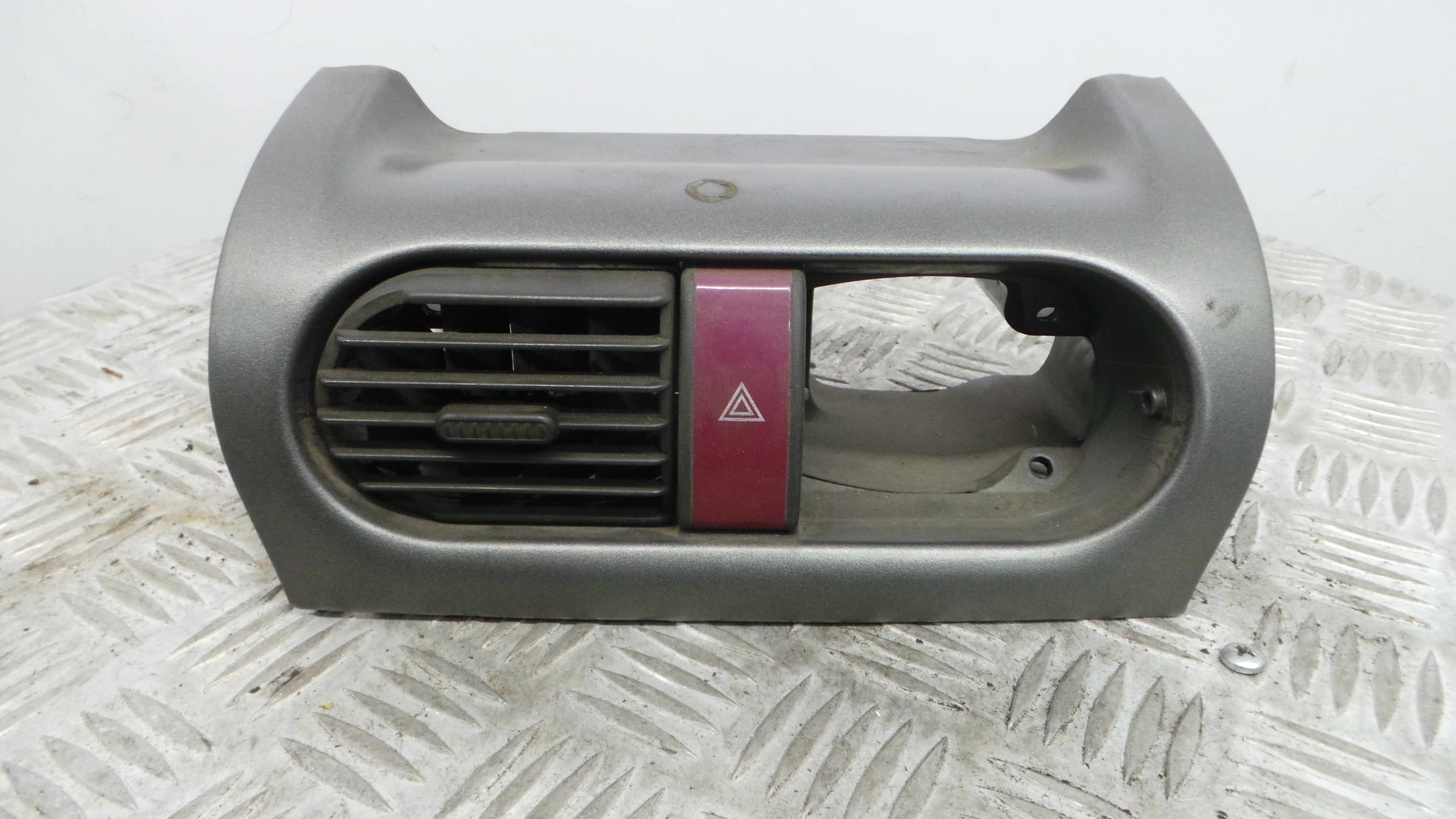 Grelha da Sofagem 09228025 - OPEL CORSA C (X01)-33628741 Grelha da Sofagem 09228025 - OPEL CORSA C (X01)-33628741