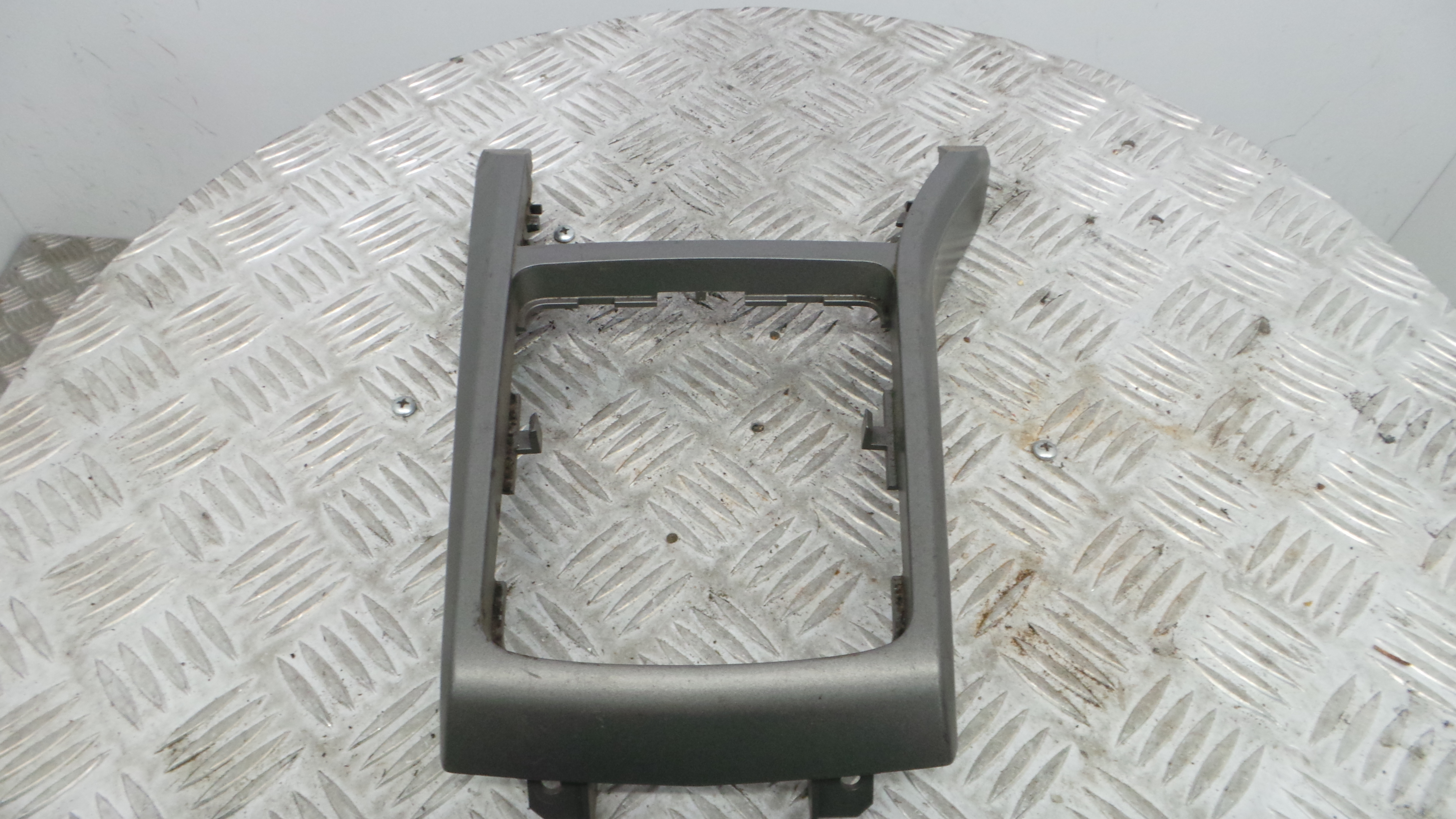 Consola central Tablier  13116961 - OPEL ASTRA H (A04)-33628757 Consola central Tablier  13116961 - OPEL ASTRA H (A04)-33628757