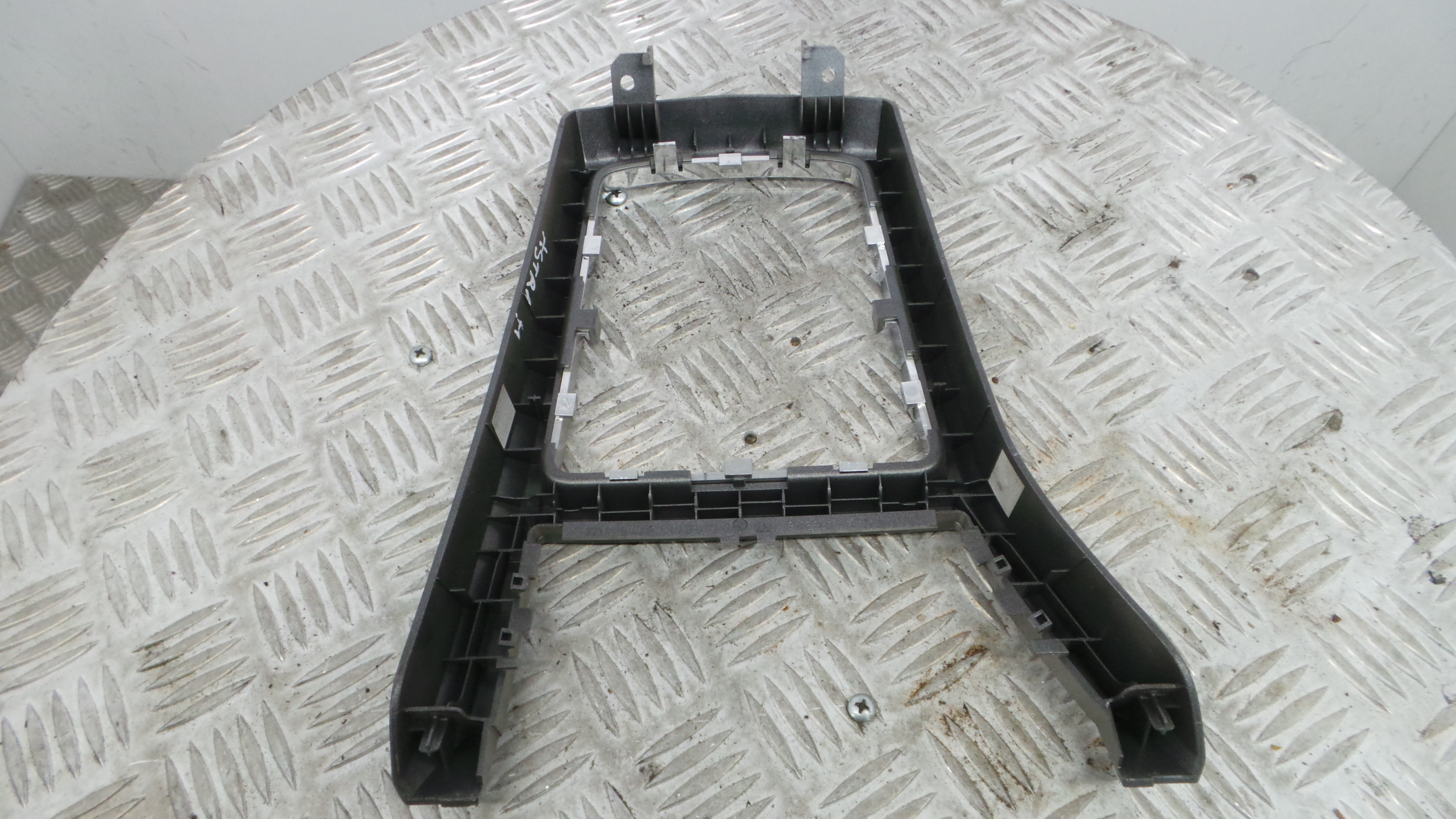 Consola central Tablier 13116961 - OPEL ASTRA H (A04)-33628761